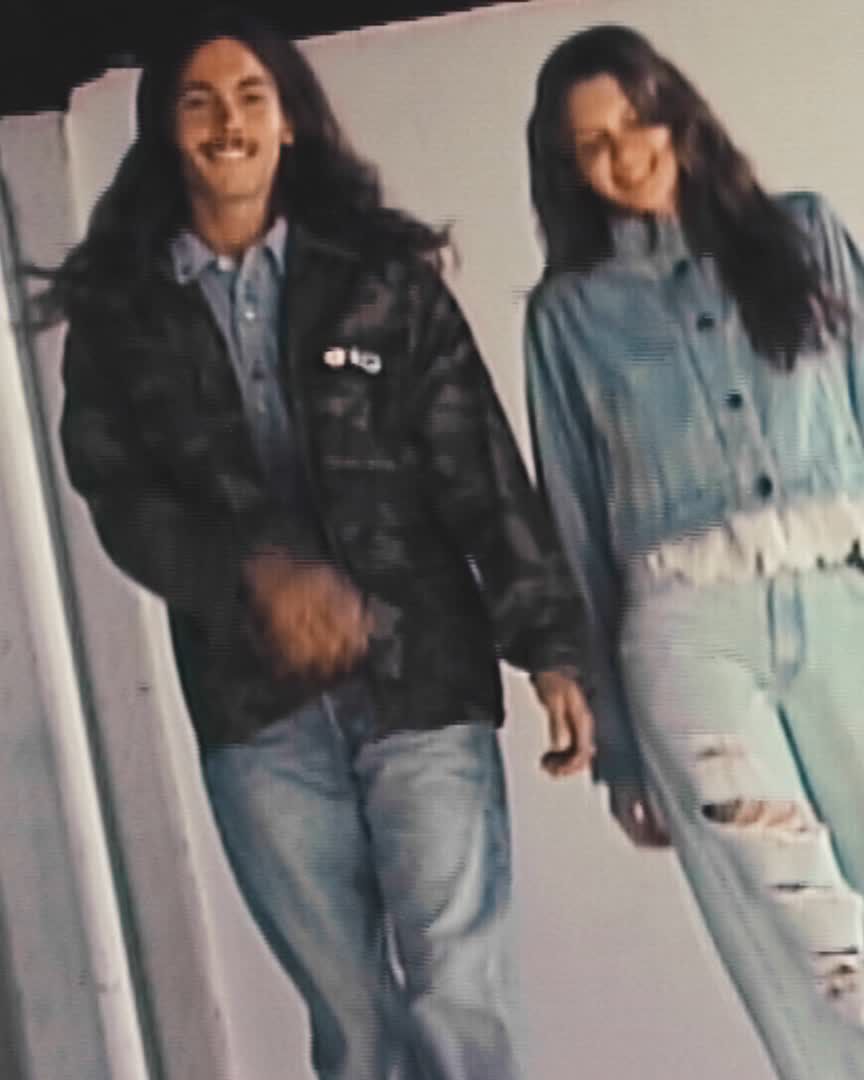 Video of model in Levi's spring looks.