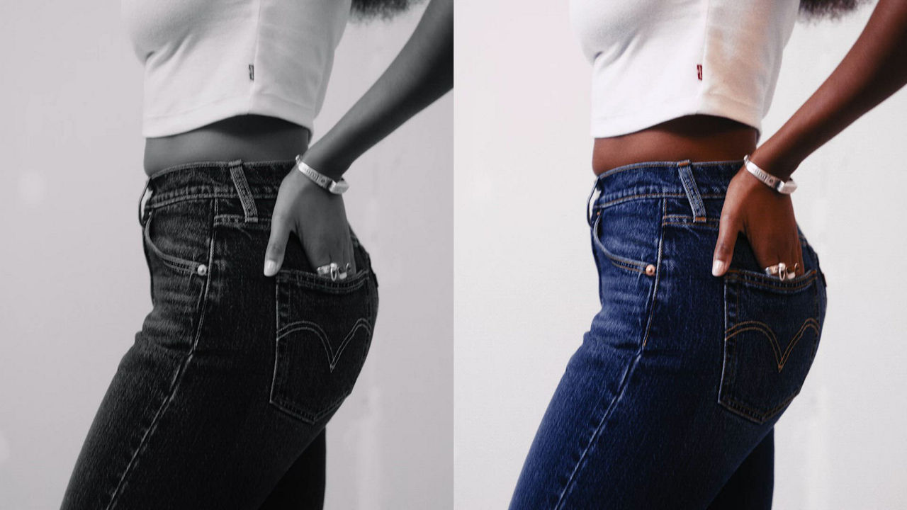 Video of model in 501® Curve jeans in a dark wash