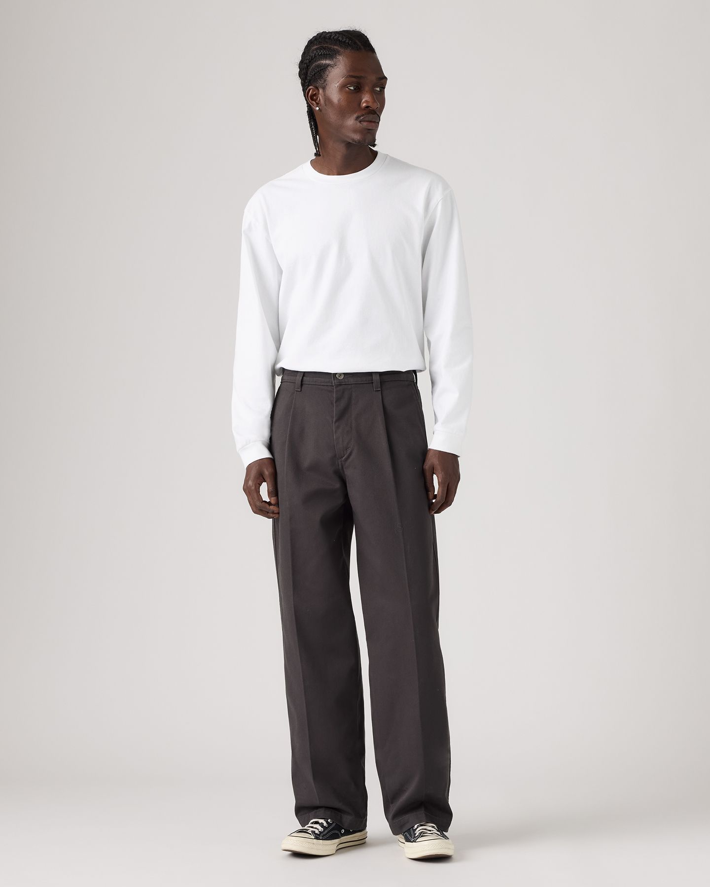  Loose Pleated Chinos
