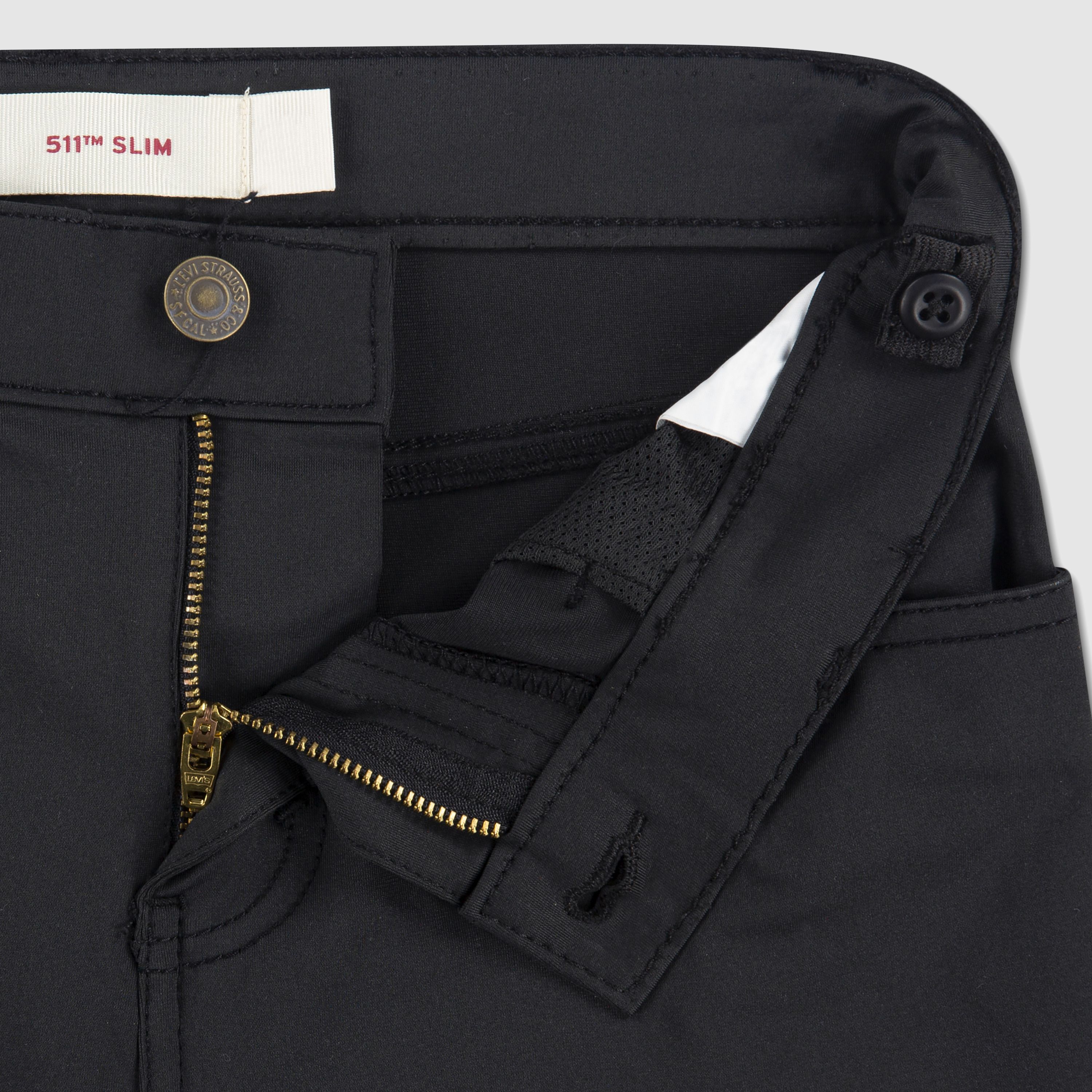 511™ Slim Tech Shorts 3