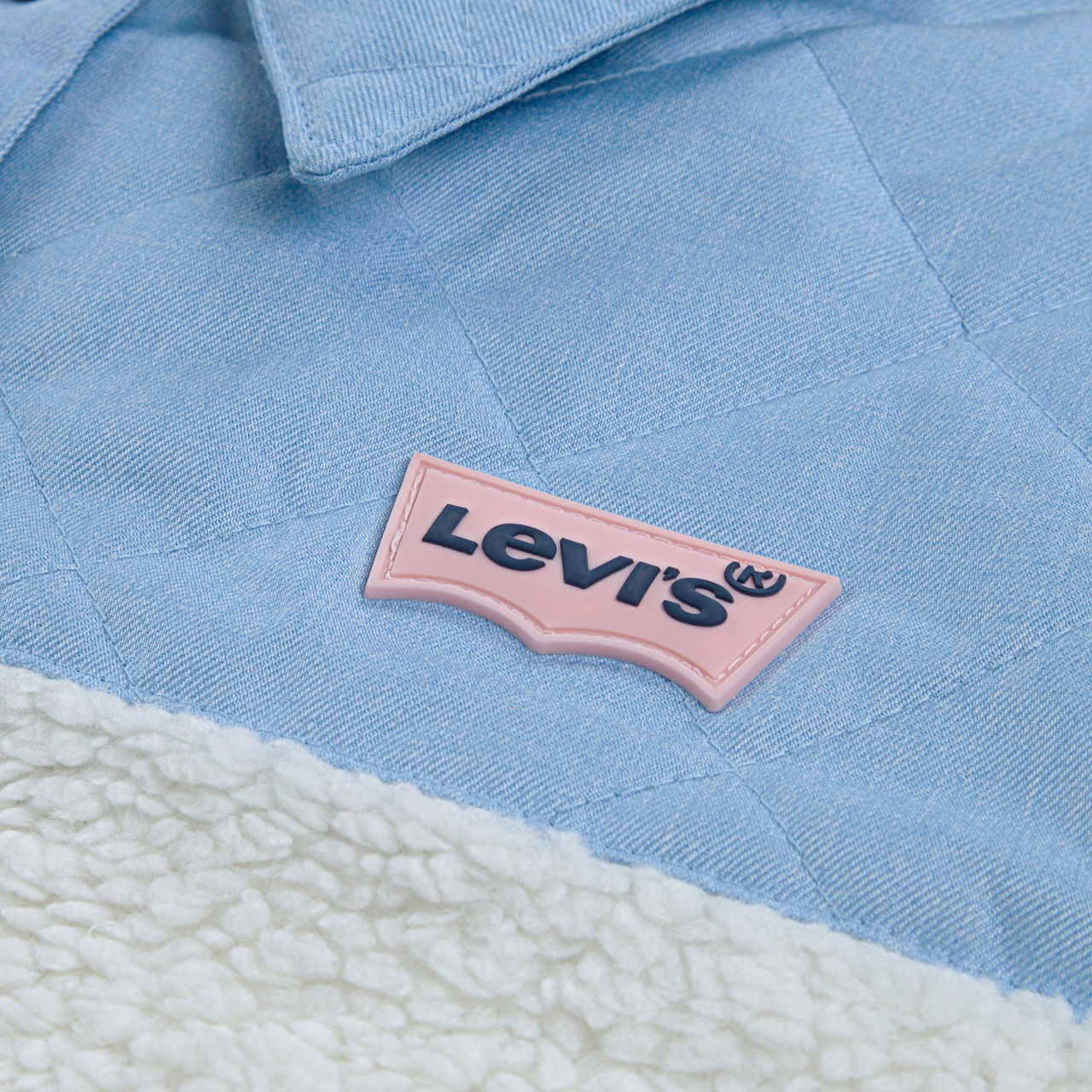 Levi's Big Pocket Sherpa Trucker Jacket In White