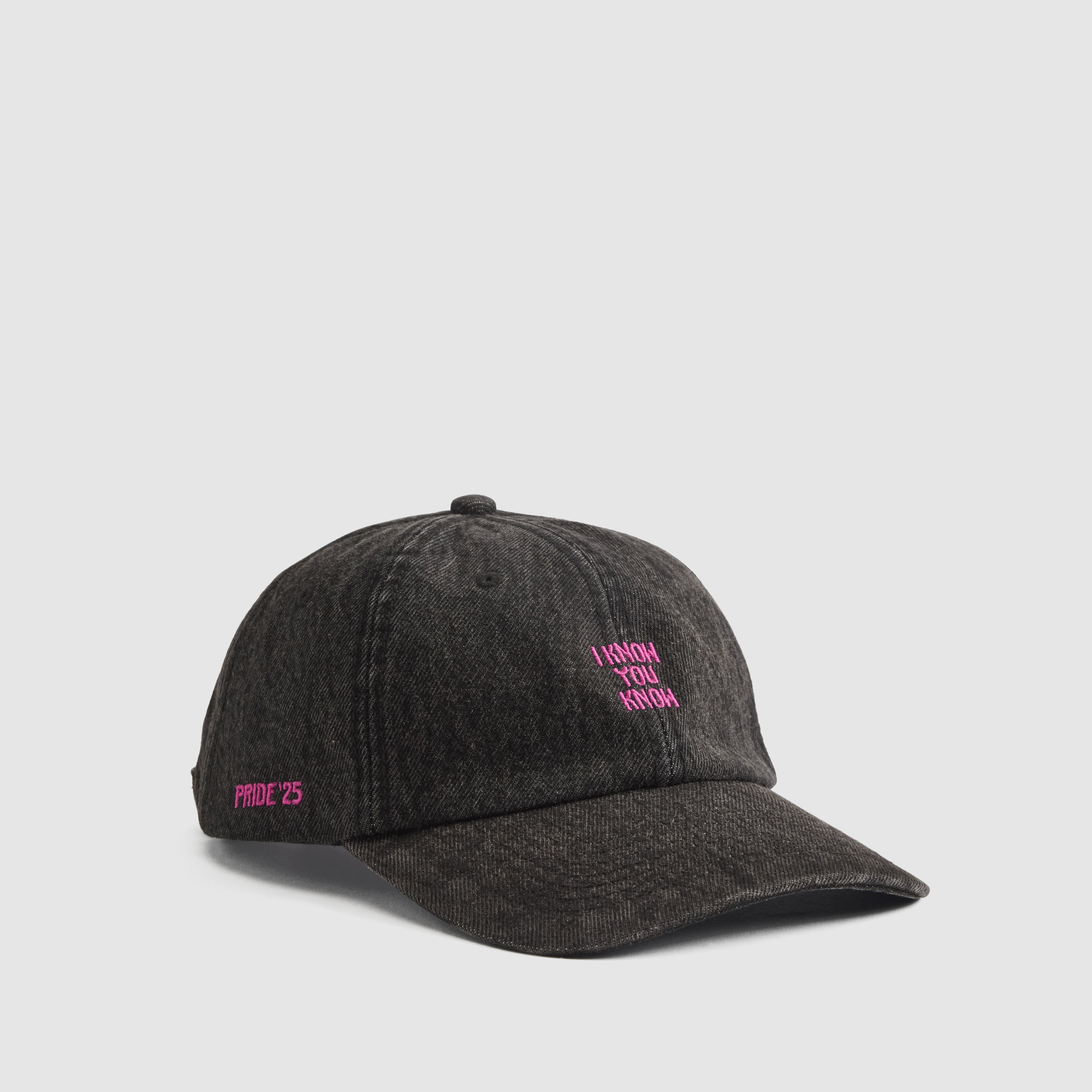 Czapka Essential Levi's® Pride 1