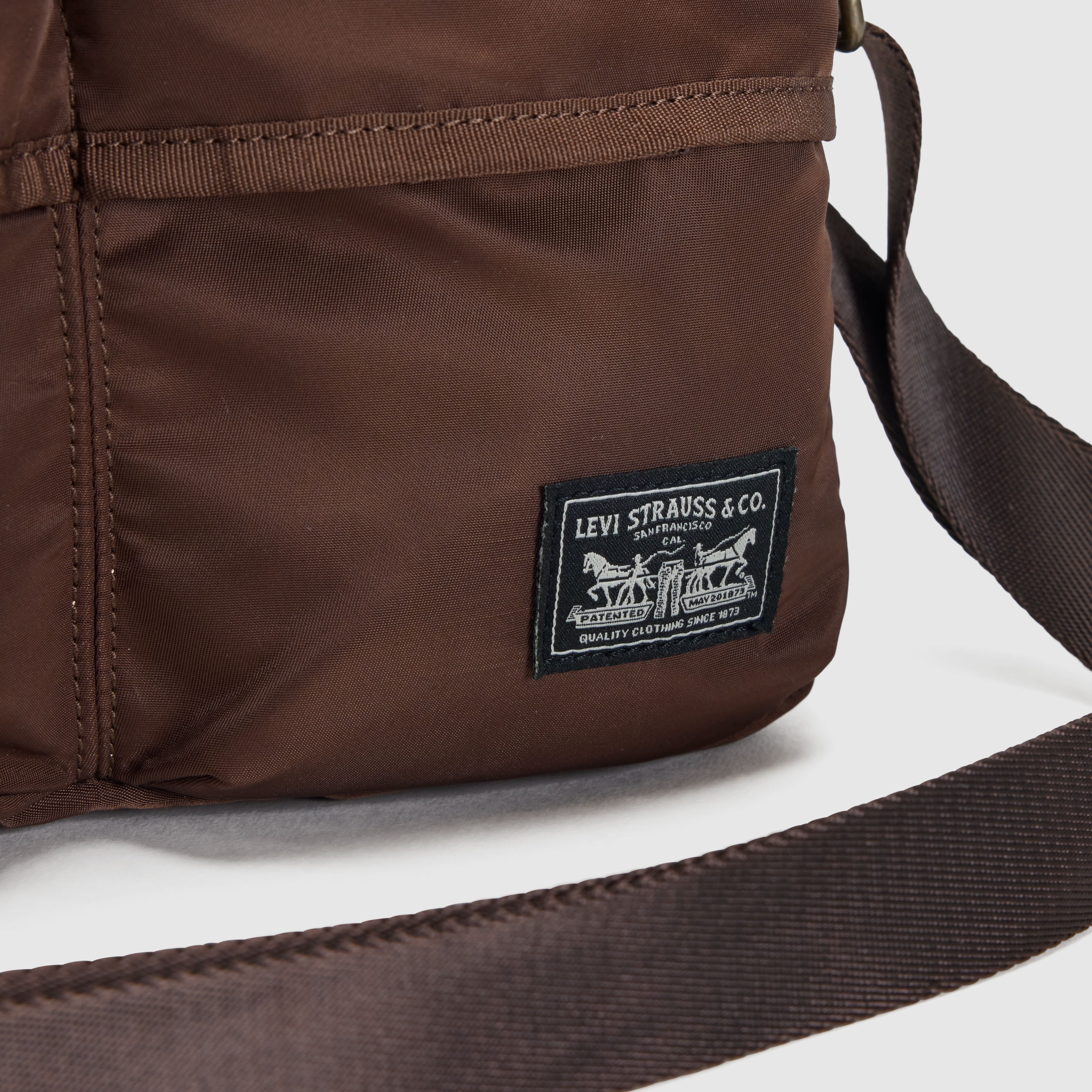 Levi's® Mission Bay Crossbody 4