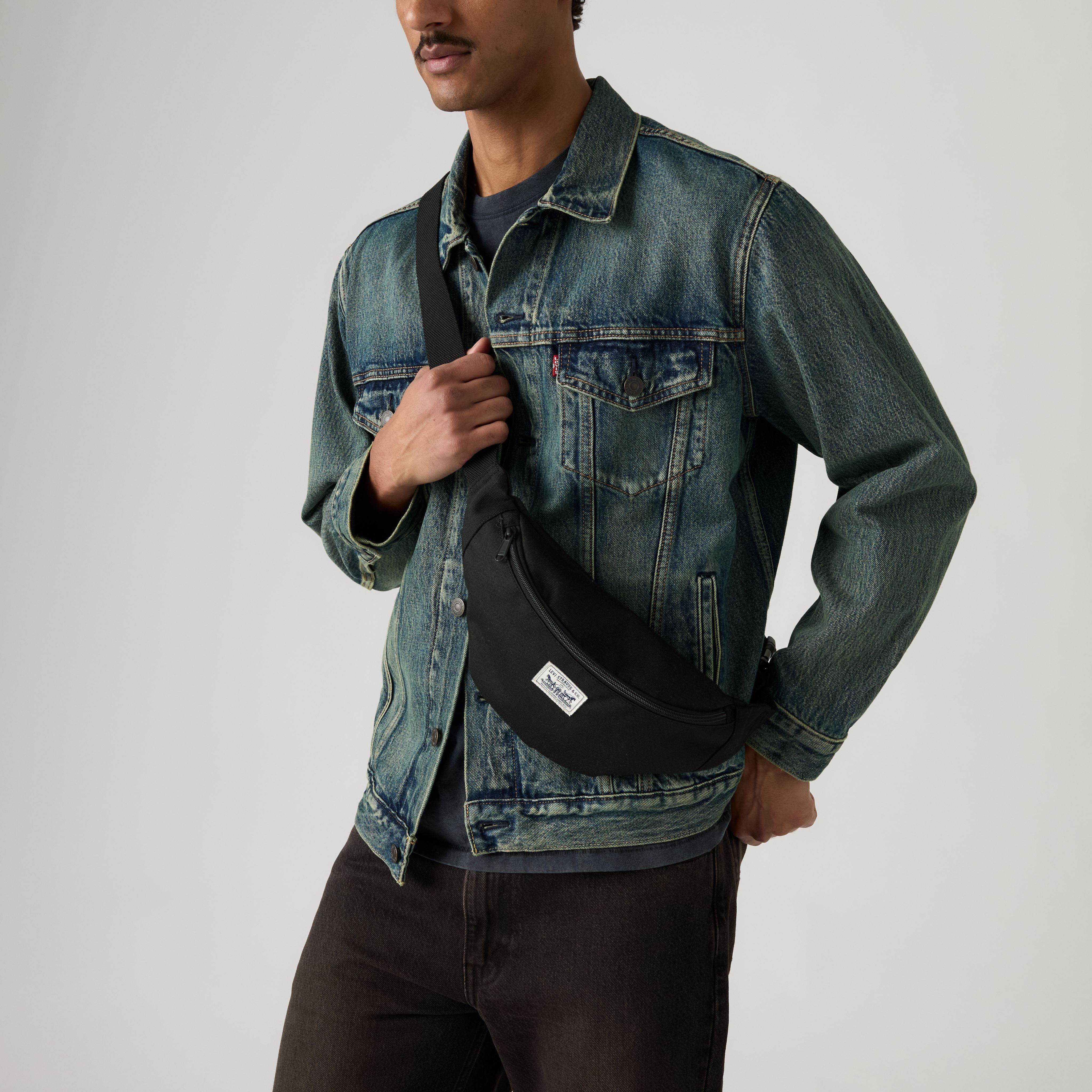 Levi's® Duboce Sling Bag 1