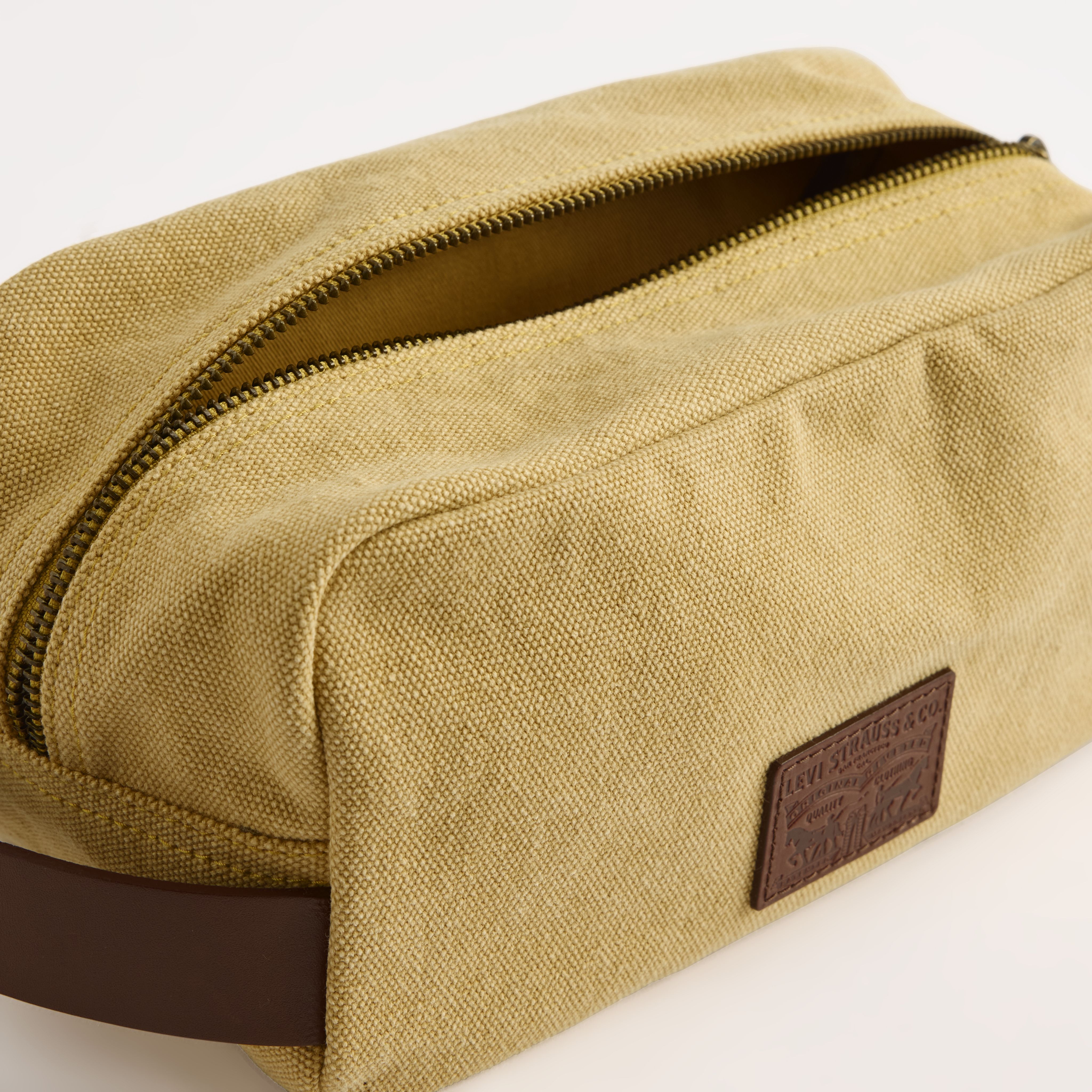 Dopp Kit 4