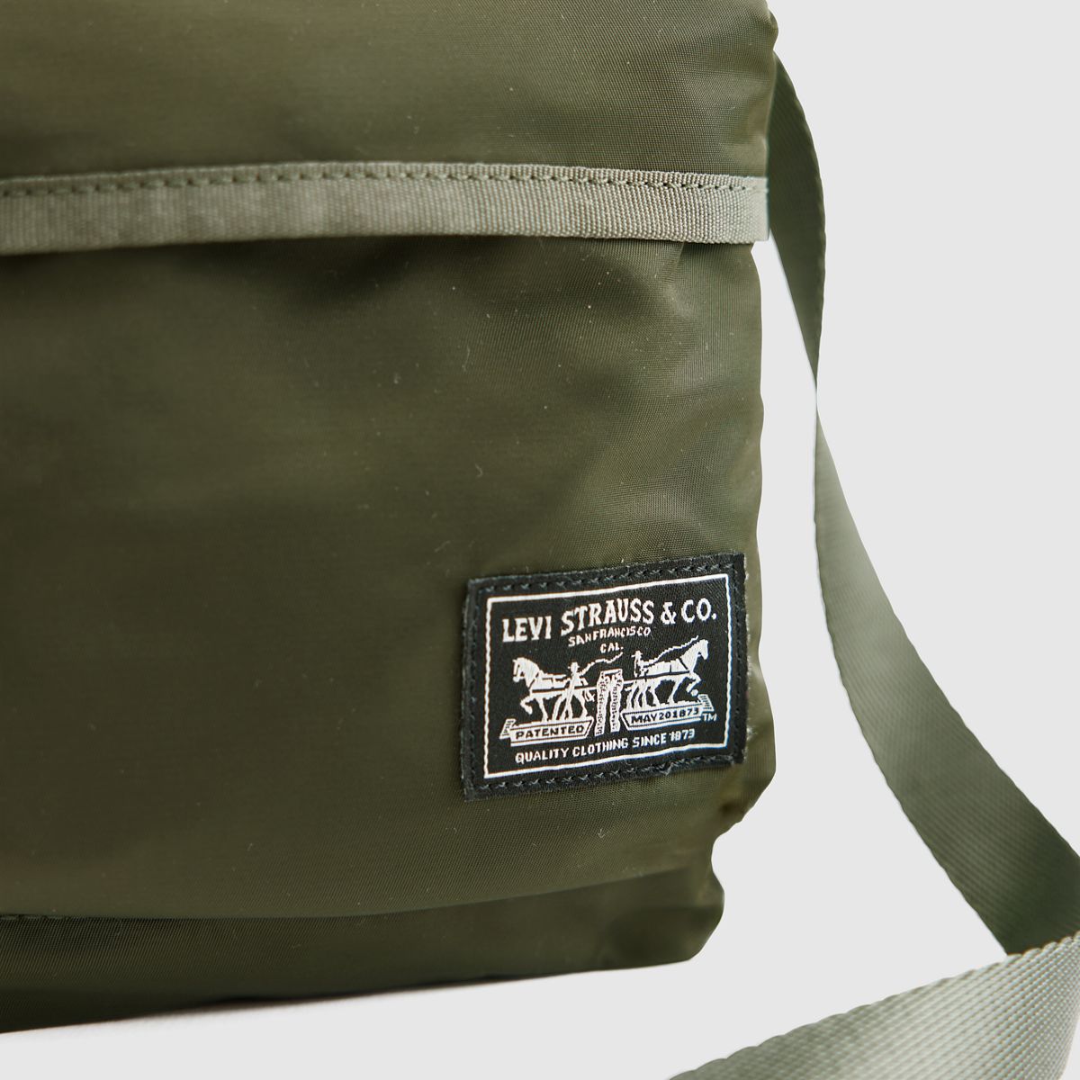 Levi's® Mission Bay Crossbody Pouch — Ivy Green - Green