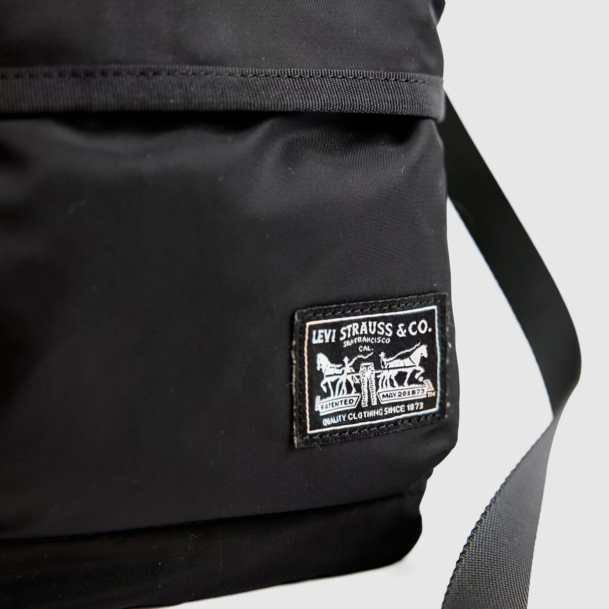 Levi's® Mission Bay Crossbody Pouch — Caviar - Black