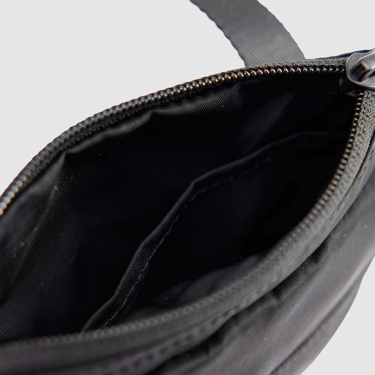 Levi's® Mission Bay Crossbody Pouch 5