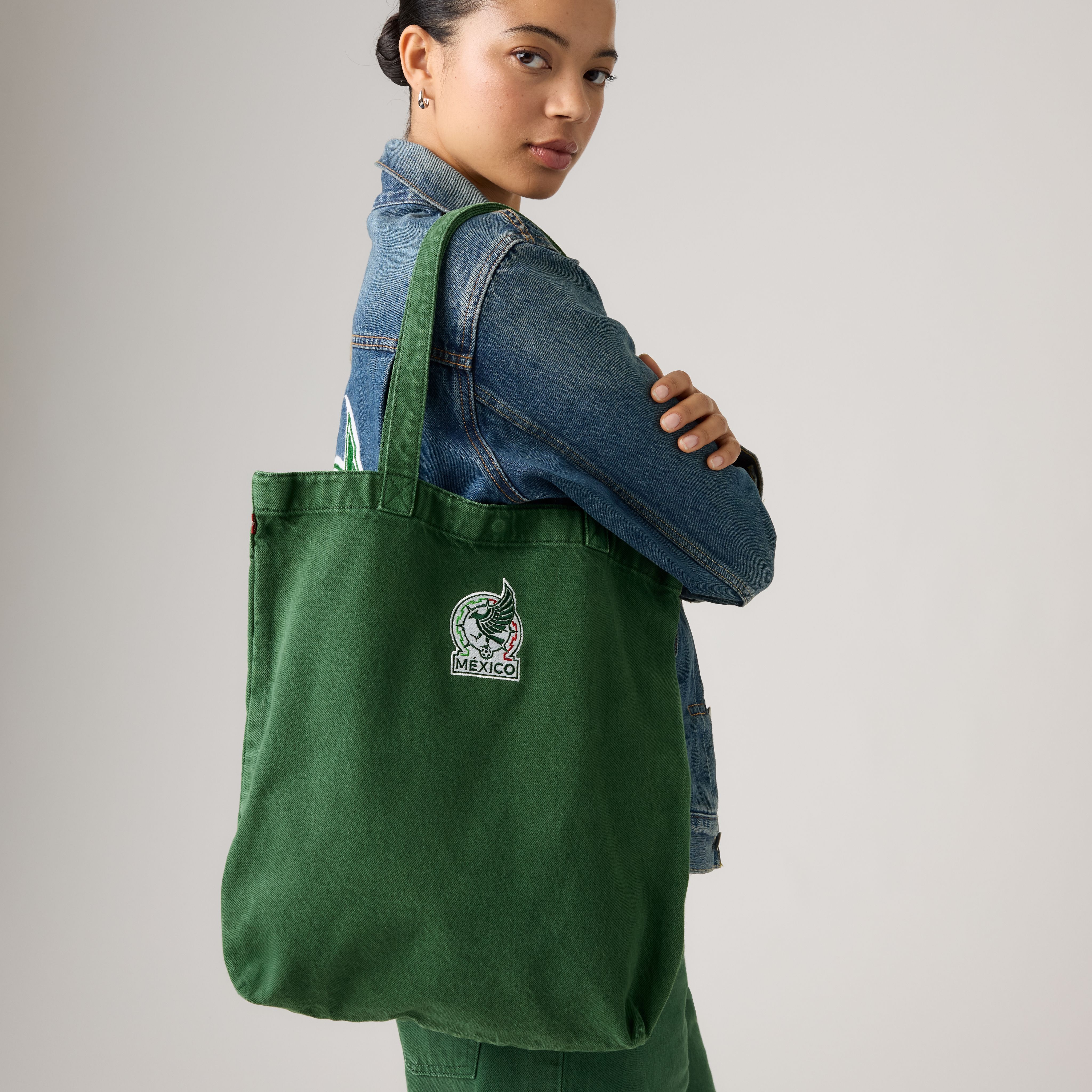 Levi’s® Mexico Football Tote 3