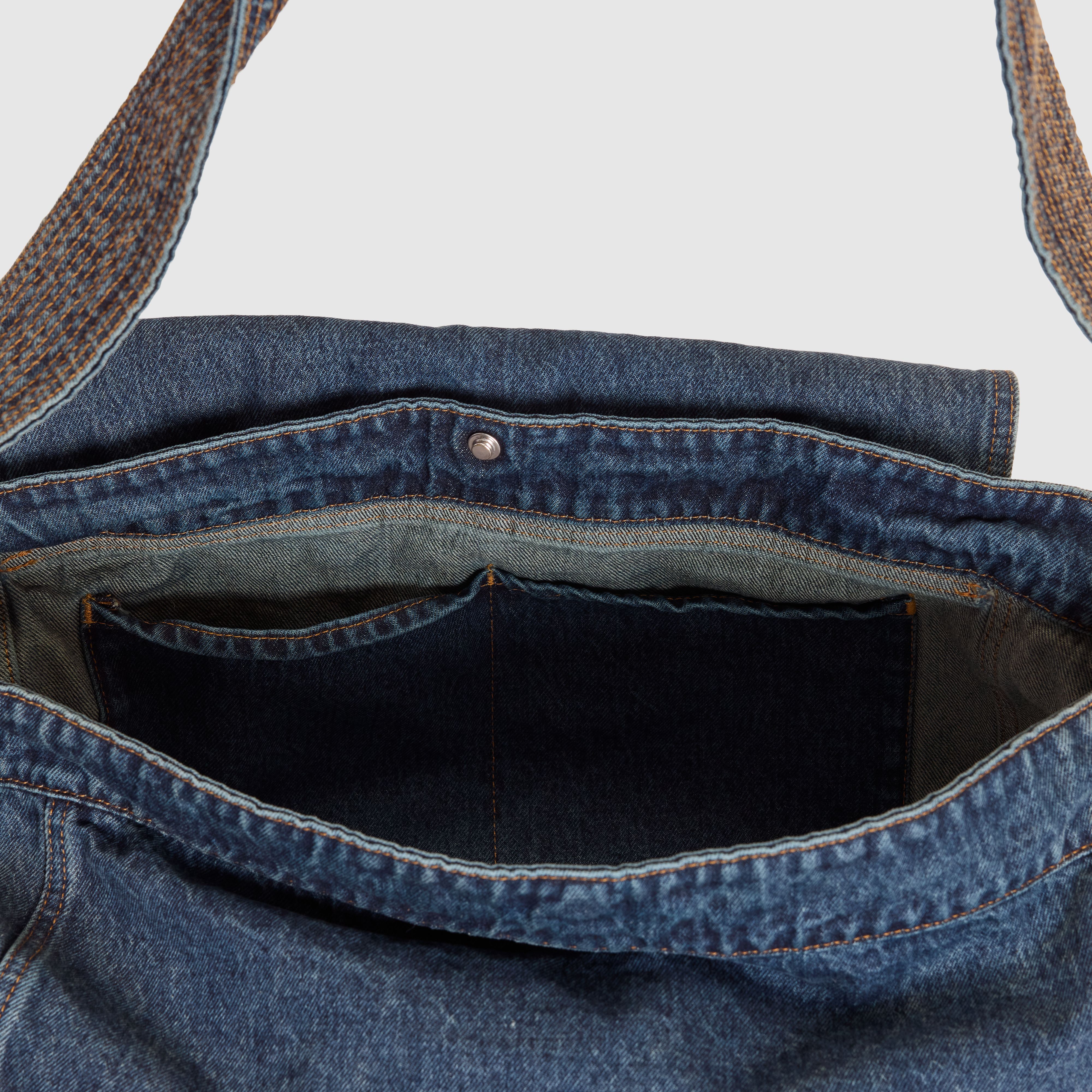 Levi's® Oliver Mail Bag 4