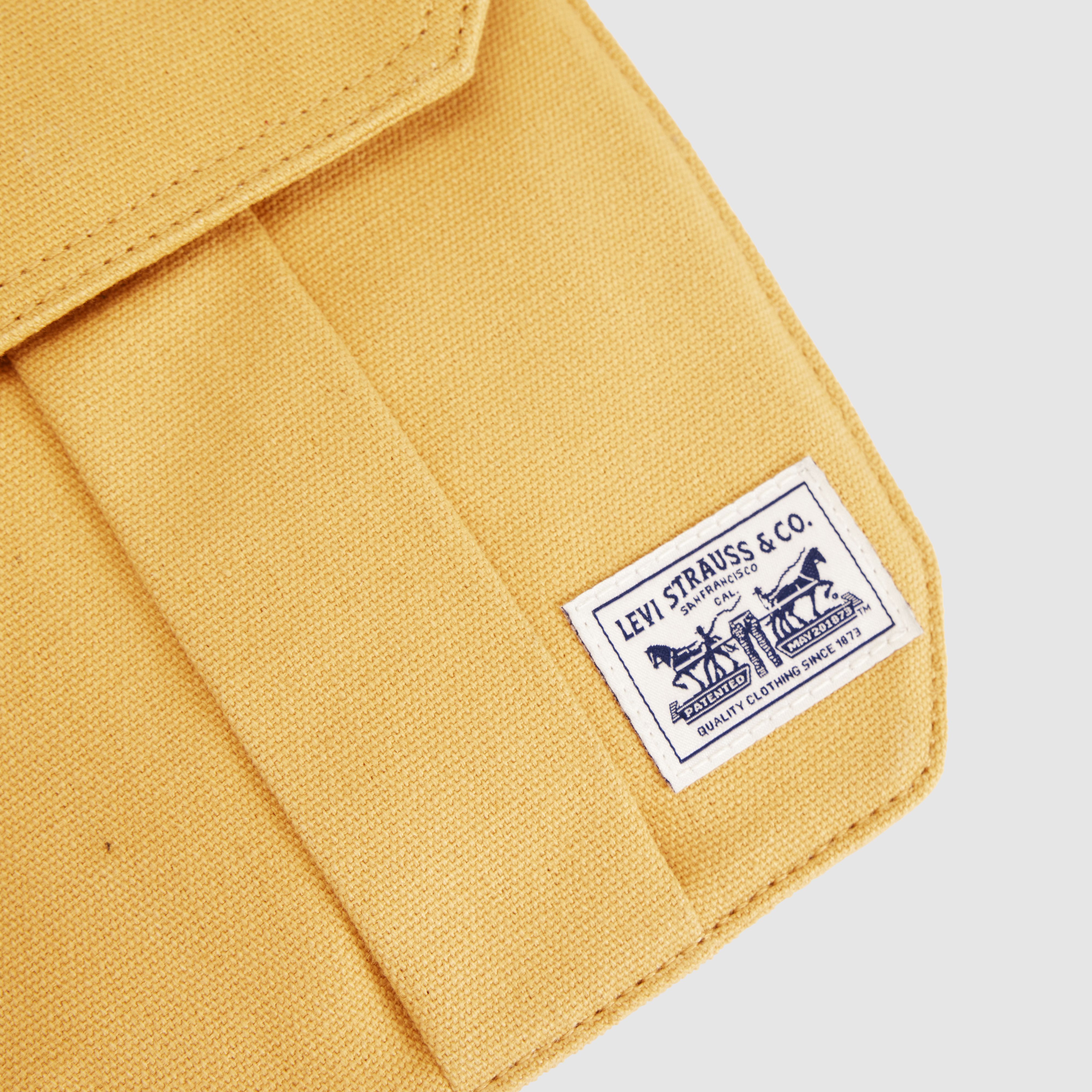 Levi's® Duboce Crossbody Pouch 4