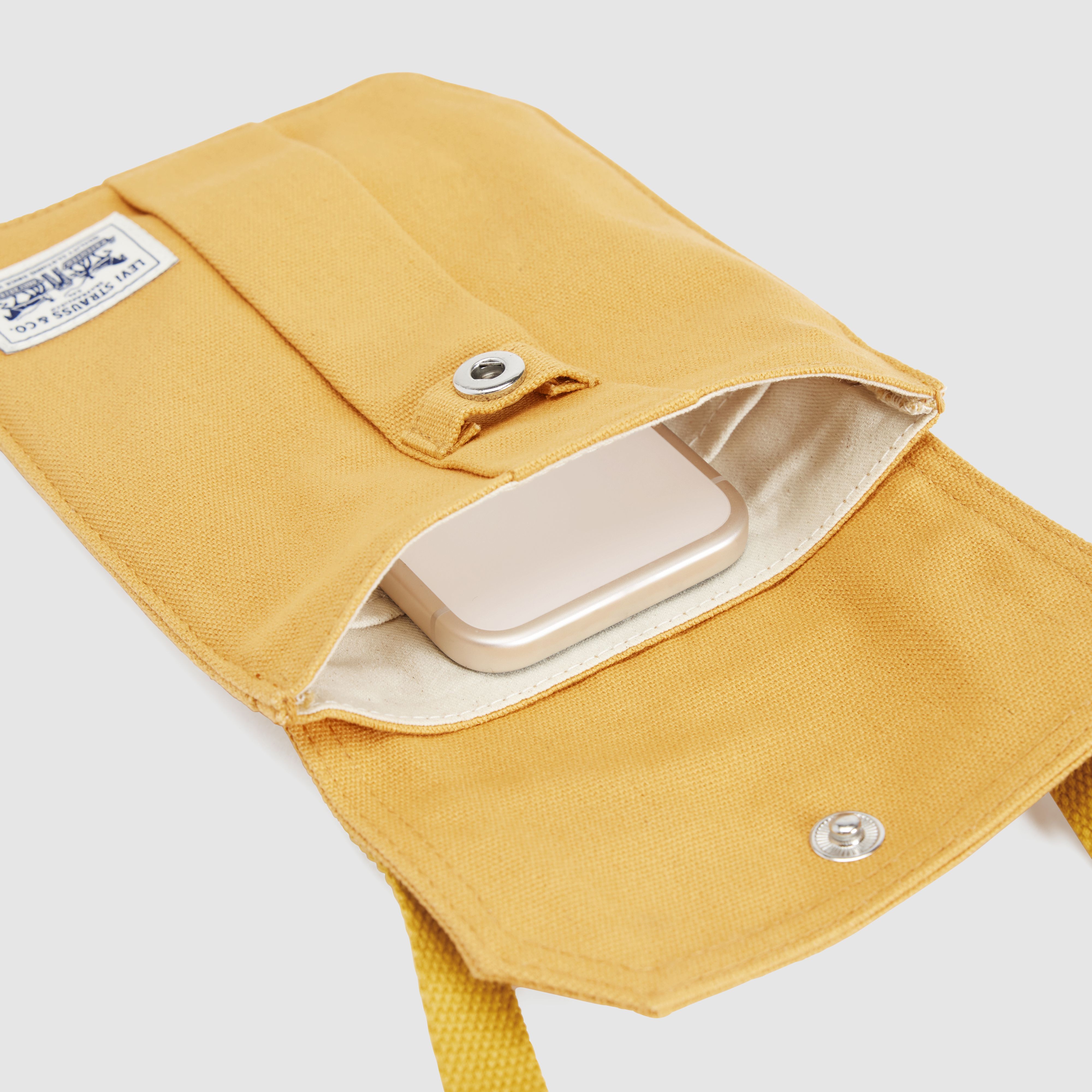 Levi's® Duboce Crossbody Pouch 5