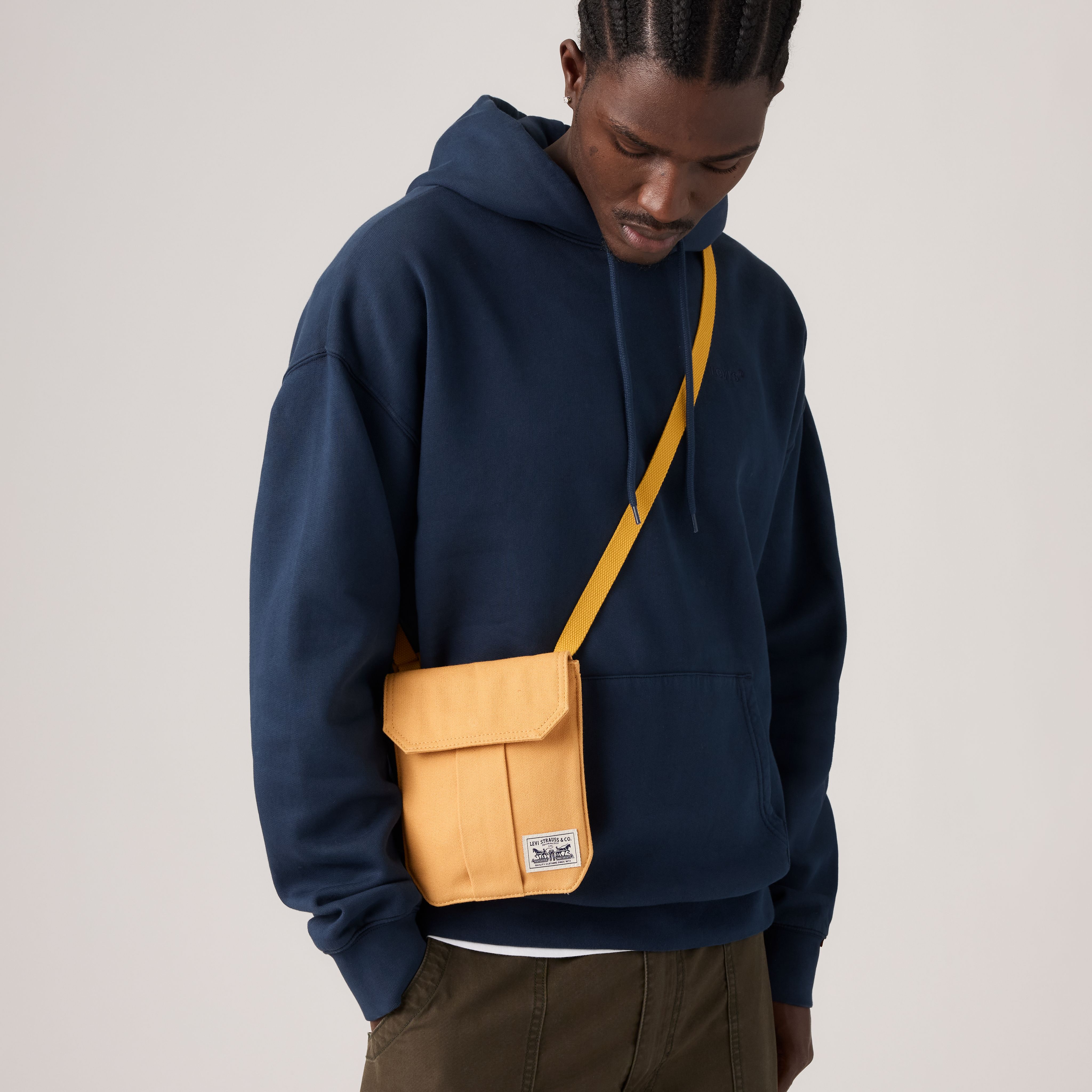 Levi's® Duboce Crossbody Pouch 1