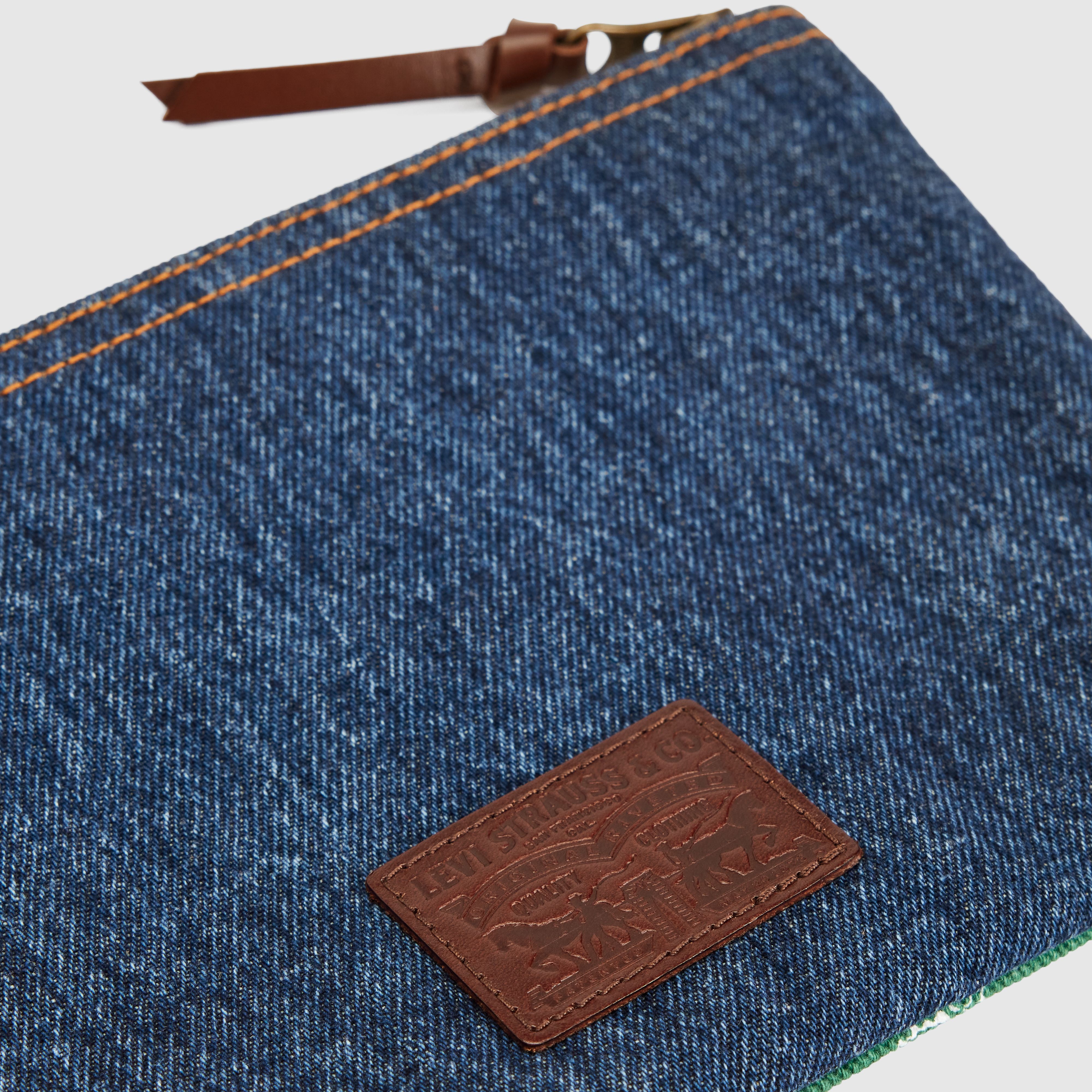 Graphic Small Pouch 3