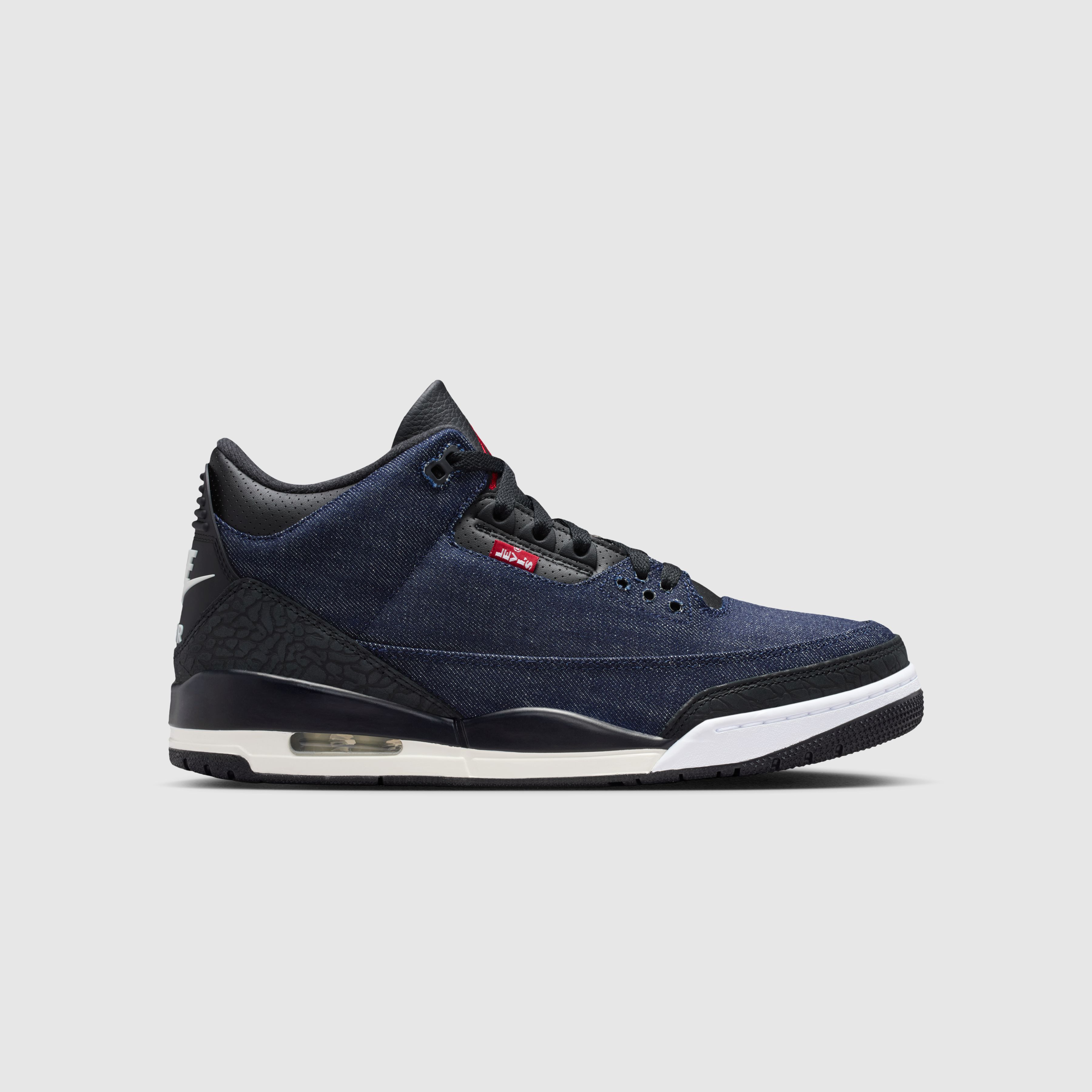 Air Jordan 3 x Levi’s® Sneakers in denim indigo grezzo 1