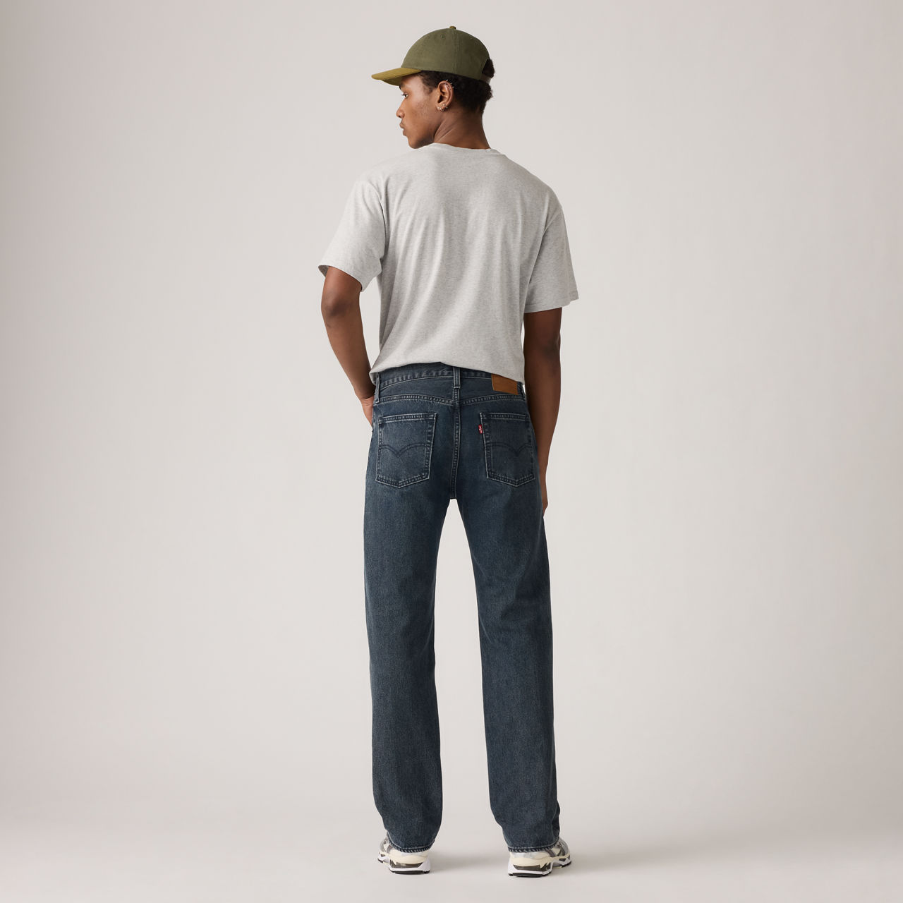 555™ Relaxed Straight Men's Jeans 3