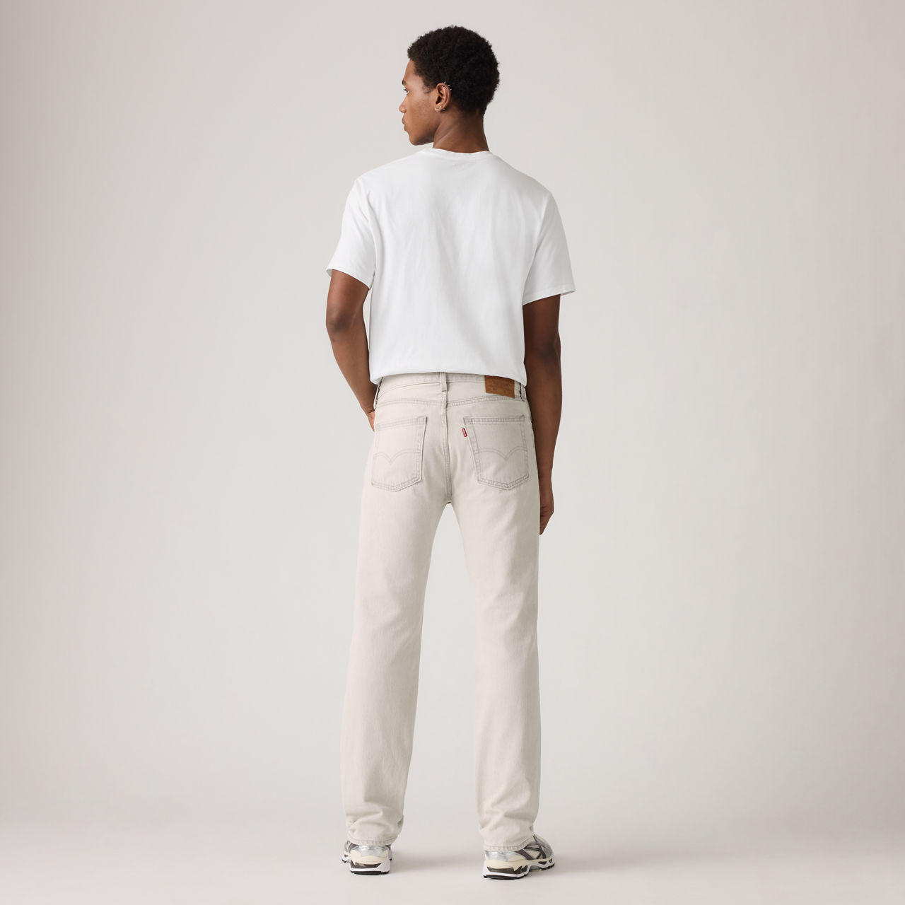 555™ Relaxed Straight Men's Jeans 3