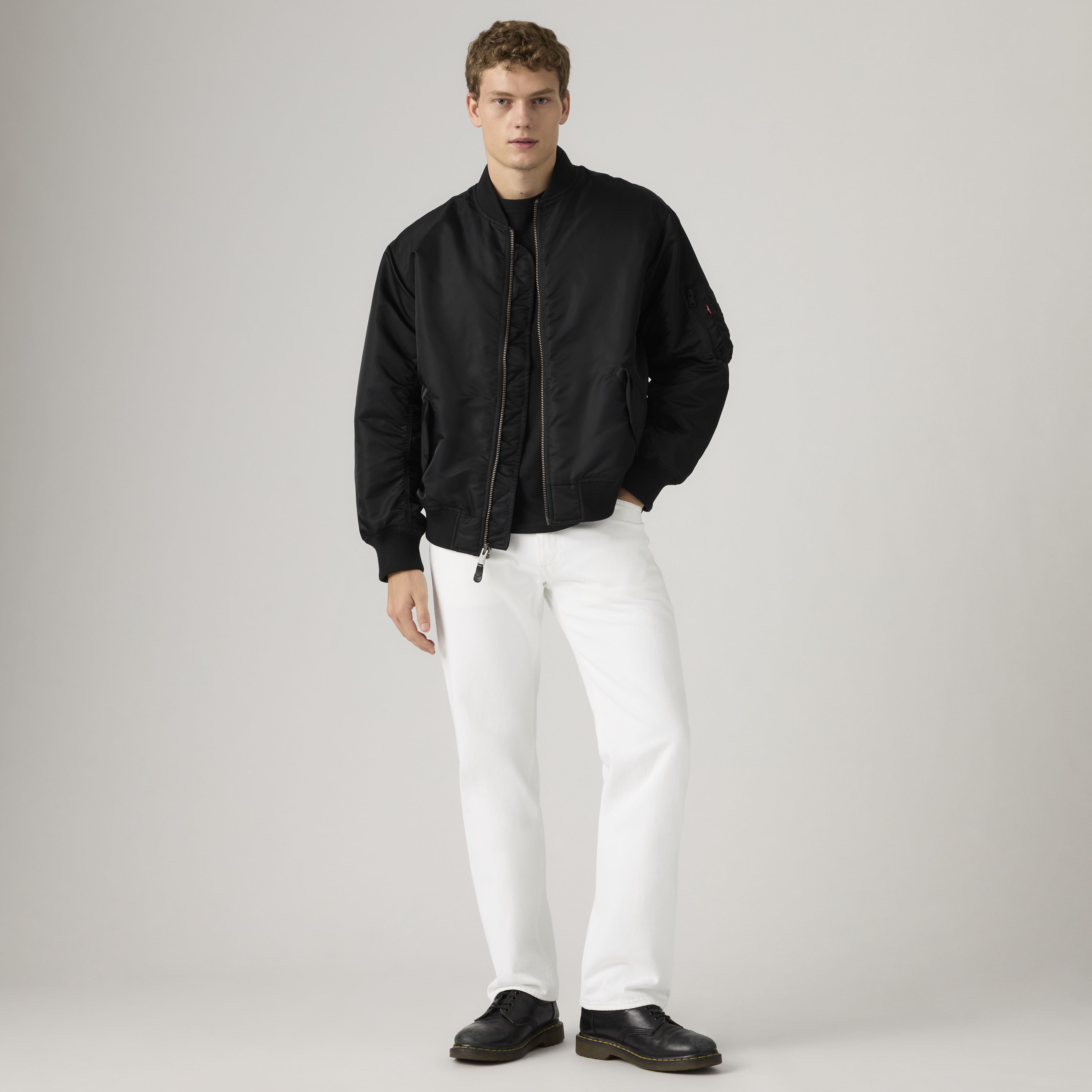 555™ Relaxed Straight Men's Jeans 1