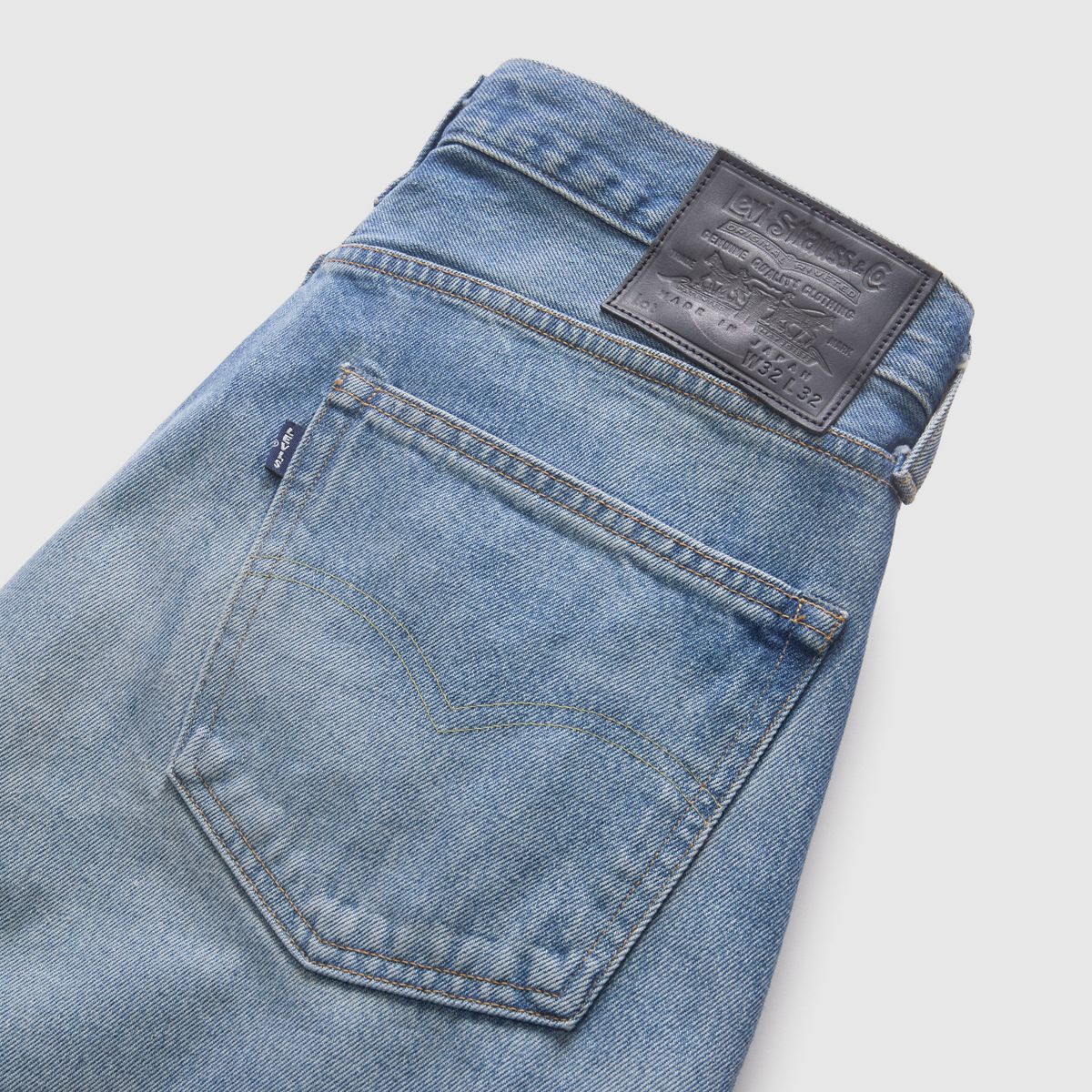 Anchor Relaxed Men's Jeans — Top Deck - Medium Wash