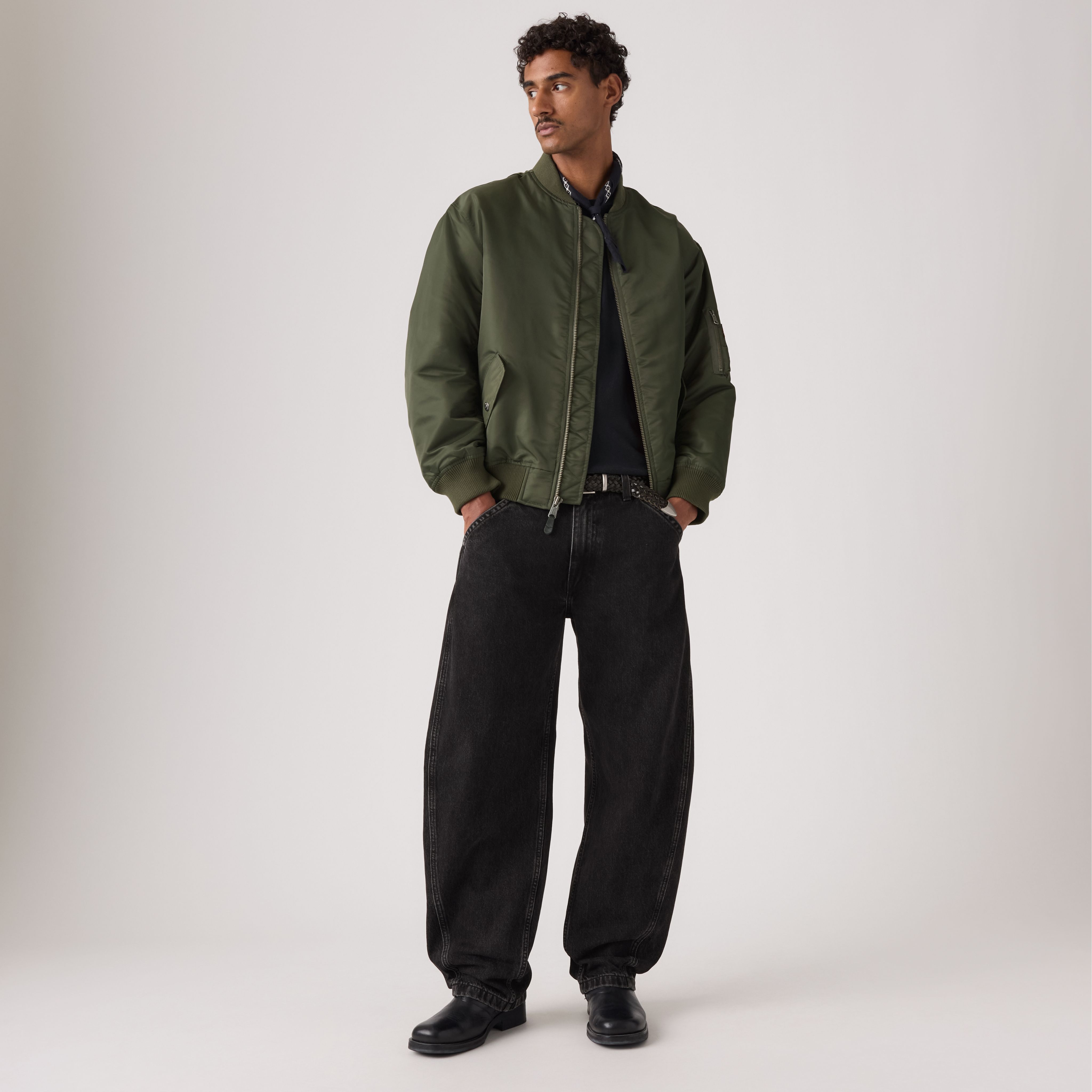 Image of model wearing Baggy Barrel