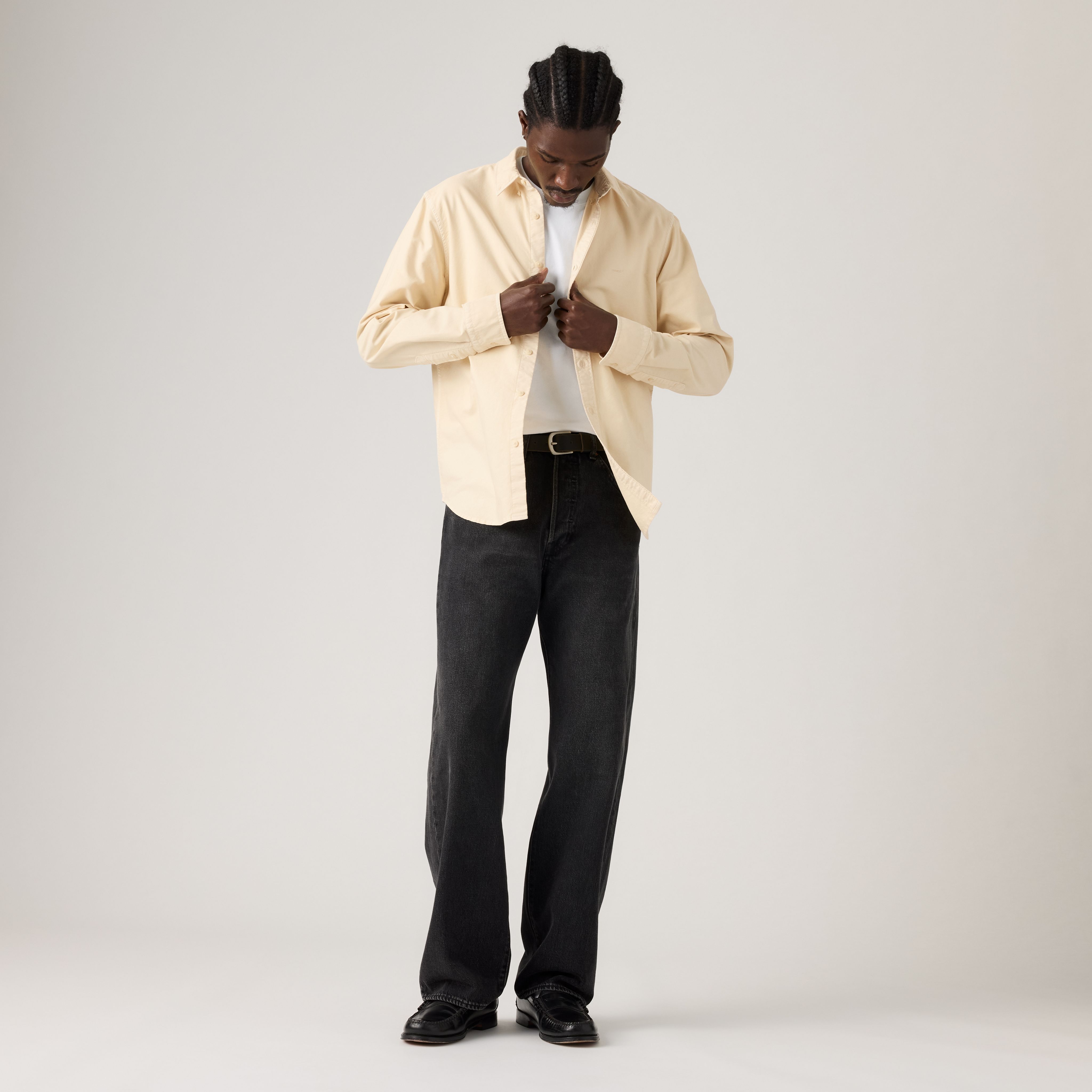 Image of model wearing 501 Loose