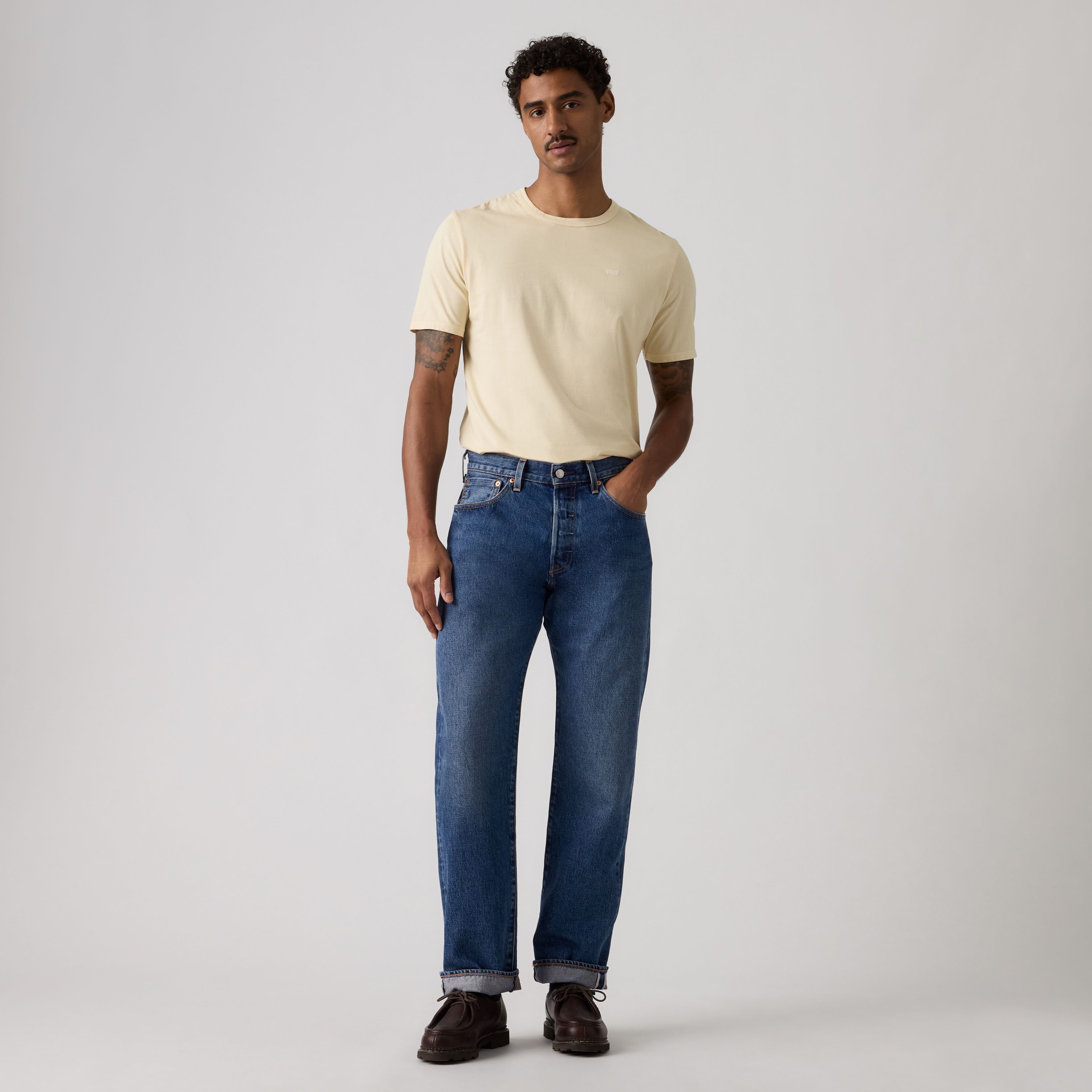 Image of model wearing 501 Relaxed