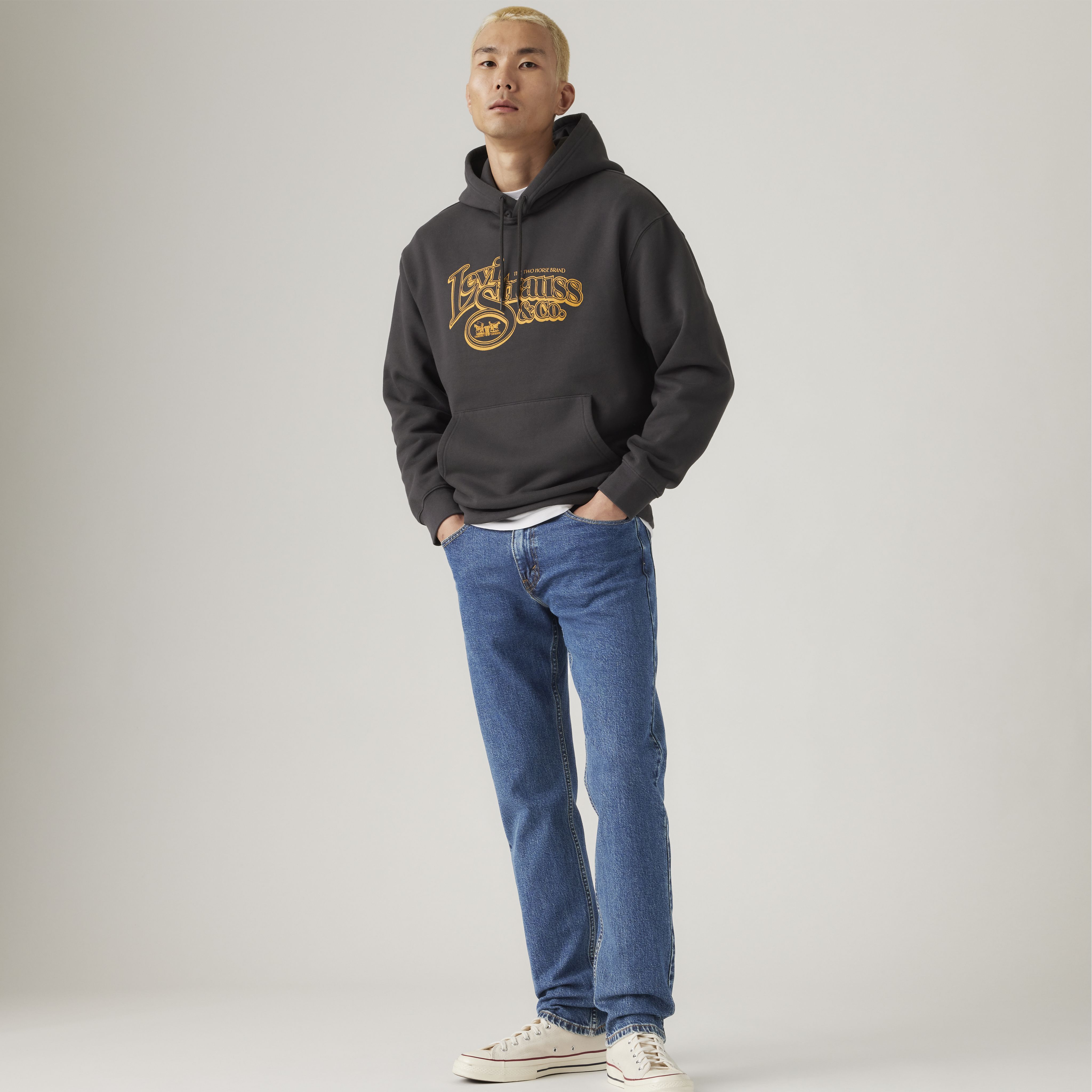 502™ Taper Jeans 1