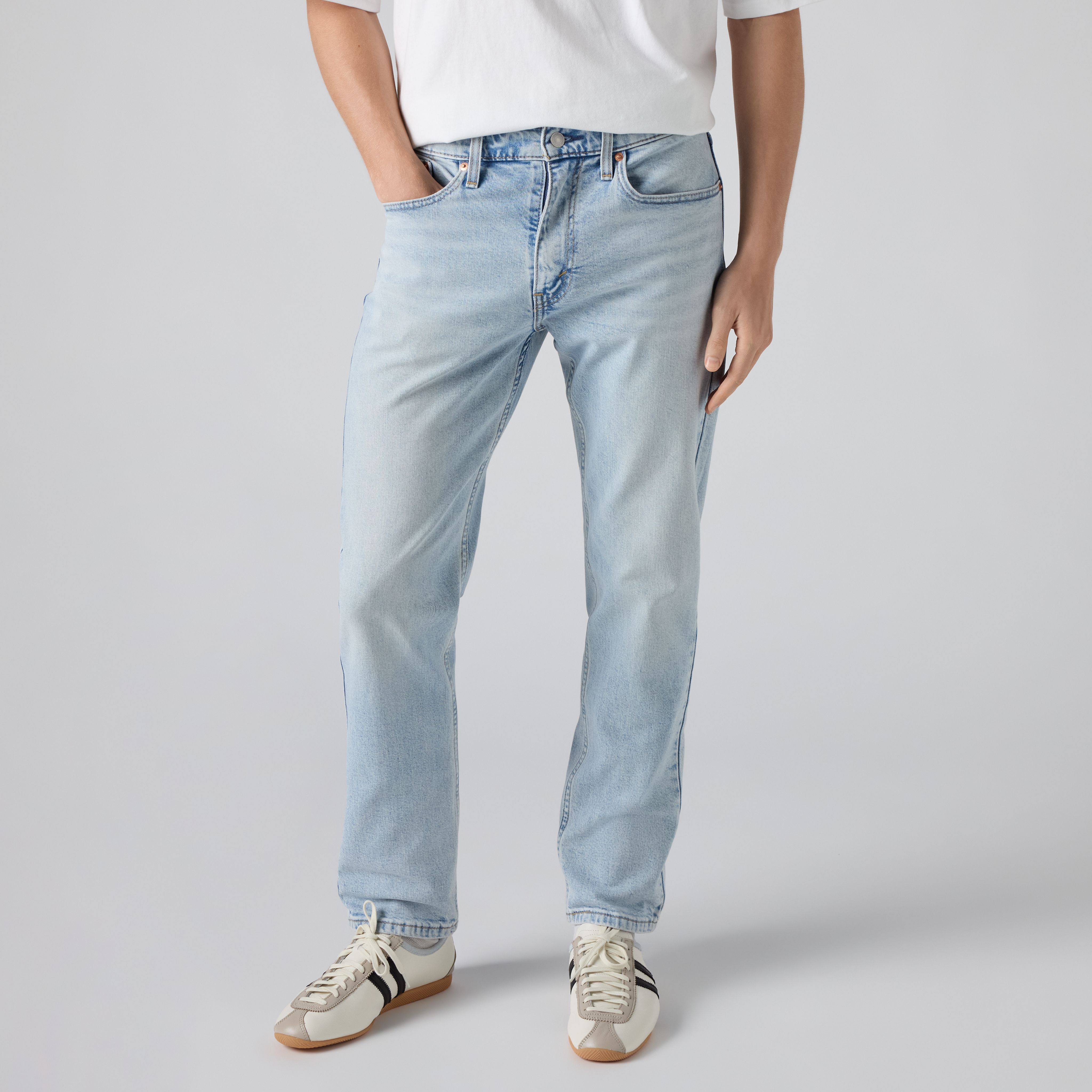 502™ Taper Jeans 2