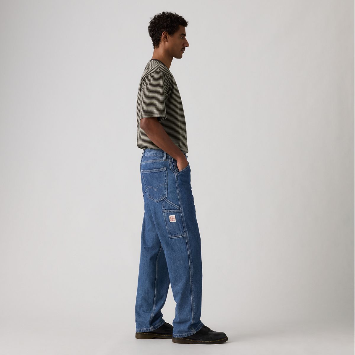 568™ Loose Straight Carpenter Men's Jeans — Safe In Charm - Medium Wash - Non-Stretch
