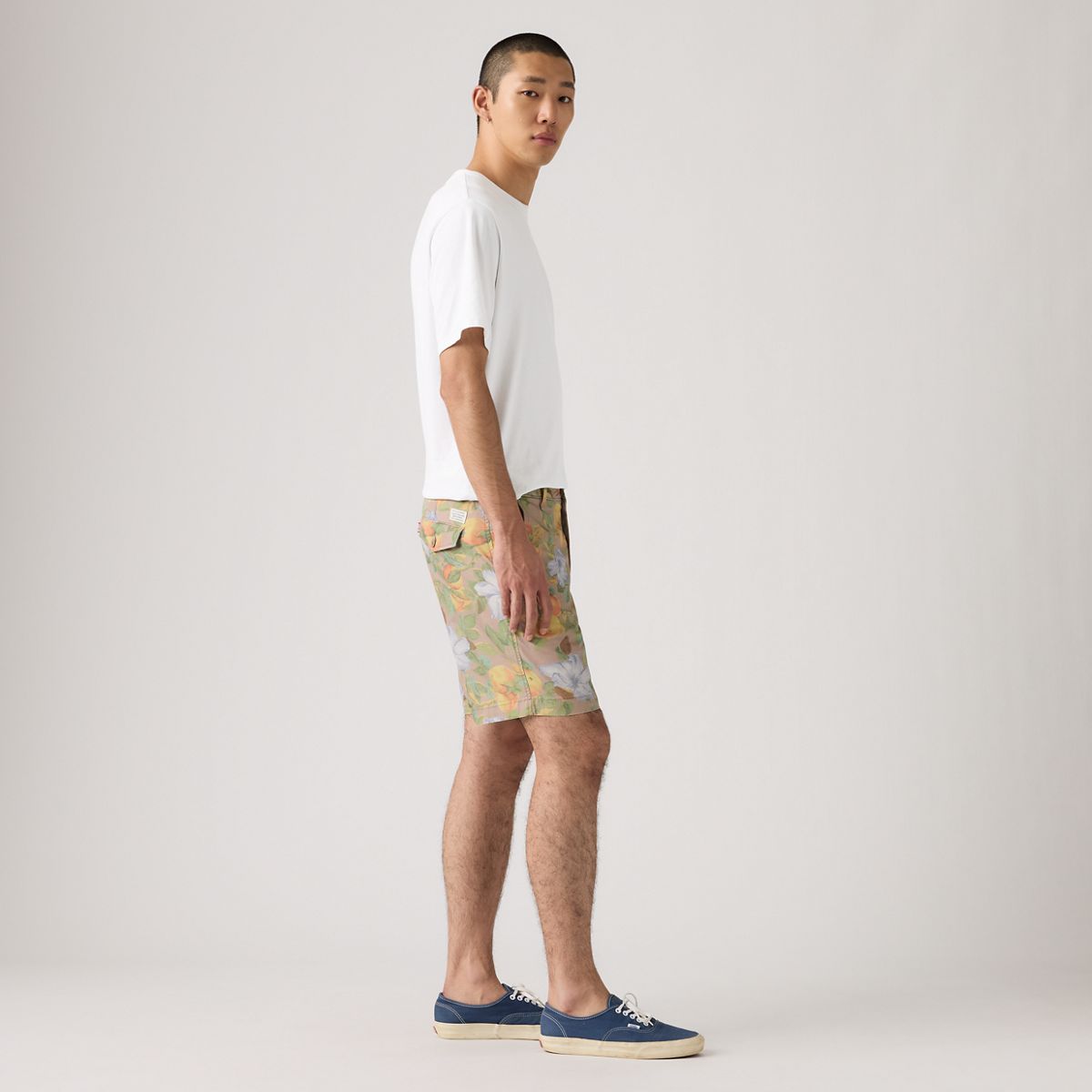 XX Chino Authentic Relaxed Seersucker 8" Men's Shorts — Alicante Floral Multi Fruit - Multi-Color