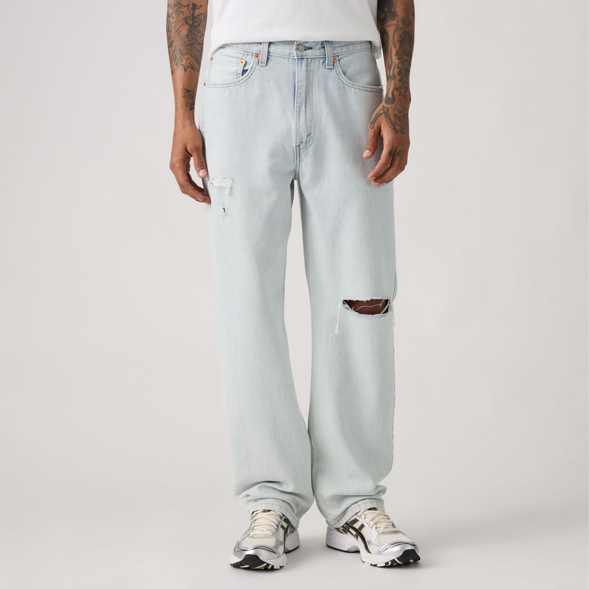565™ Loose Straight Men's Jeans — Hint Of Indigo Distressed - Light Wash