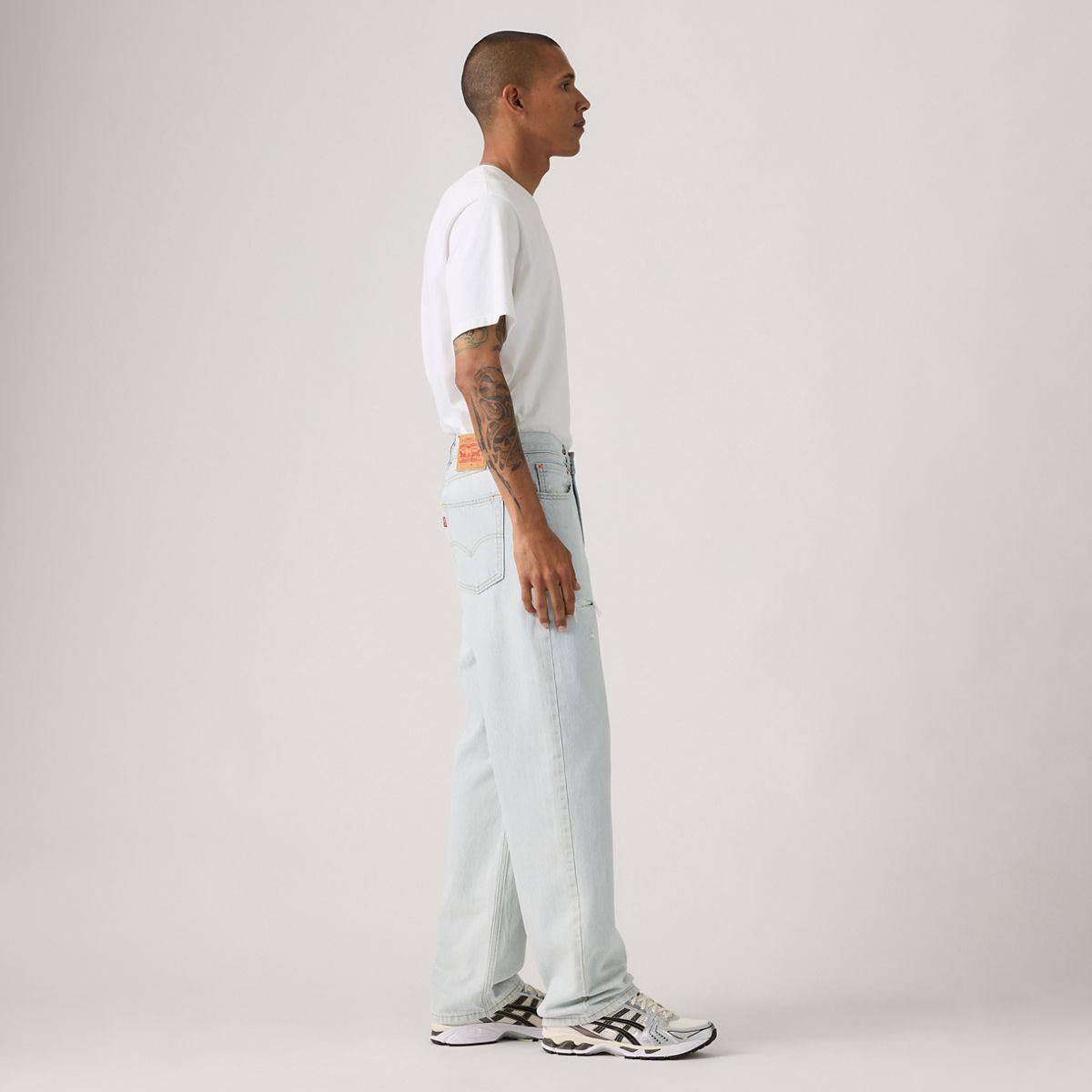 565™ Loose Straight Men's Jeans — Hint Of Indigo Distressed - Light Wash