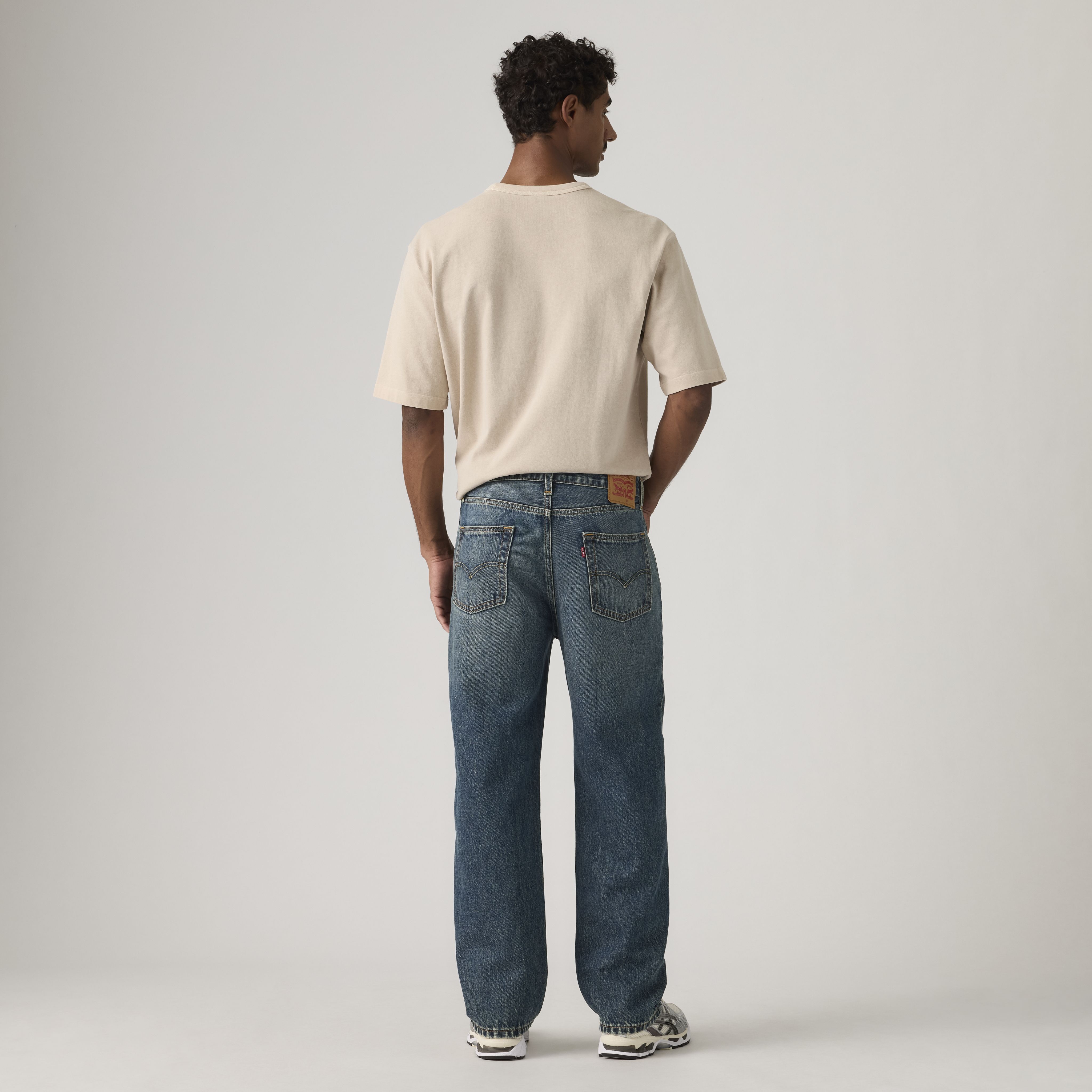 565™ Loose Straight Jeans 3