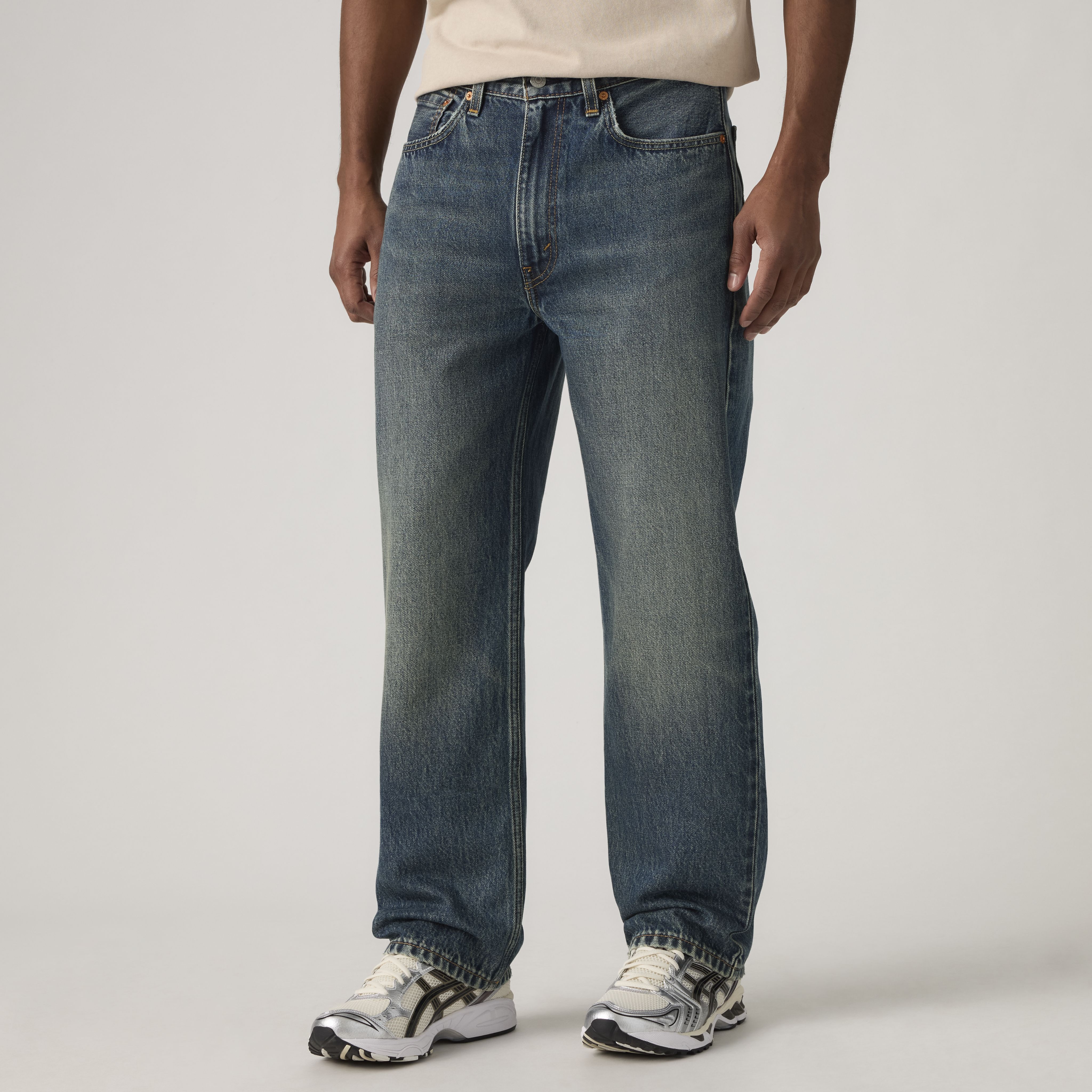 565™ Loose Straight Jeans 2