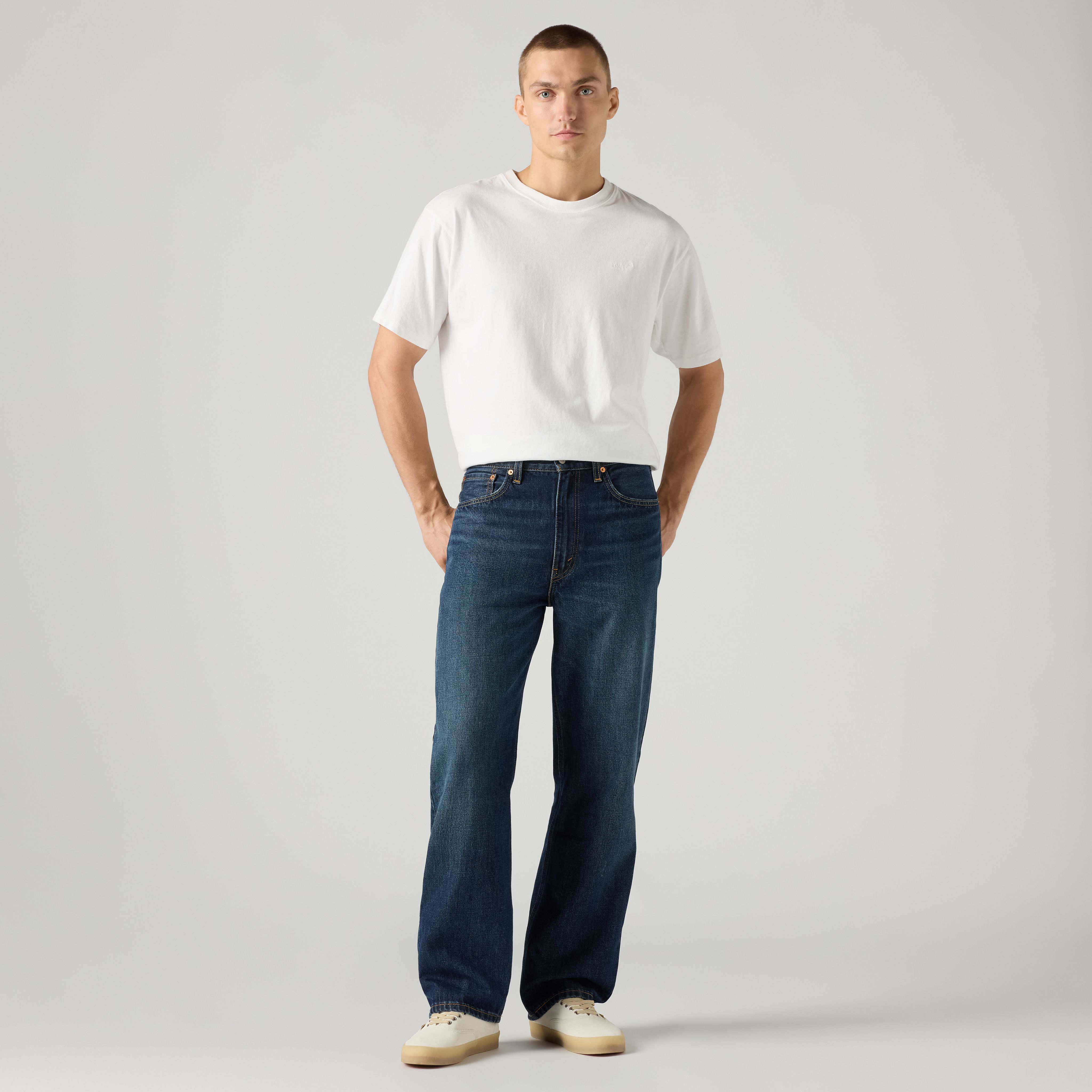 565™ Loose Straight Jeans 1