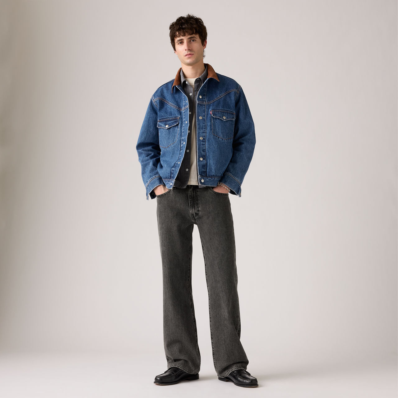 567™ Relaxed Flare Jeans 13