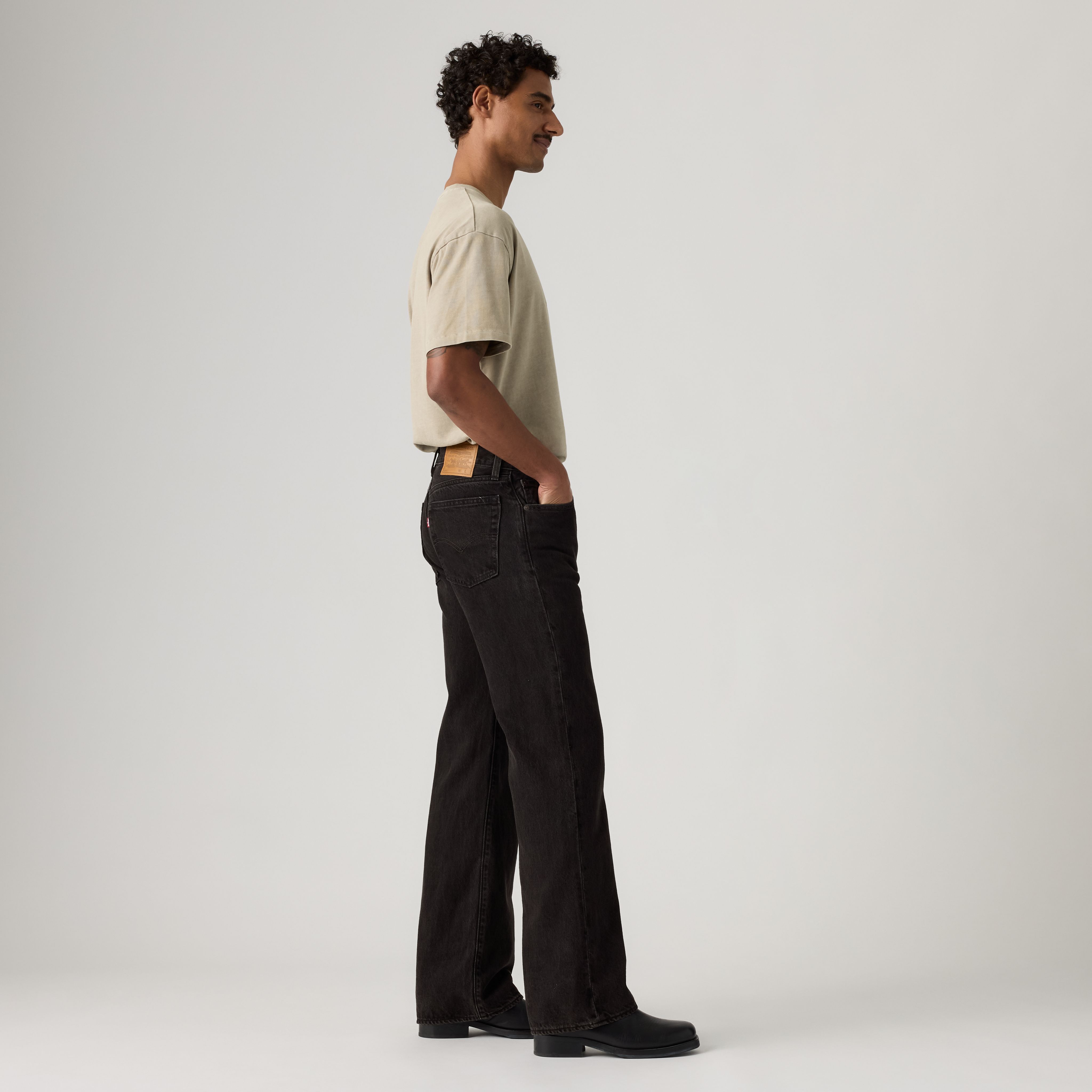 567™ Relaxed Flare Jeans 4
