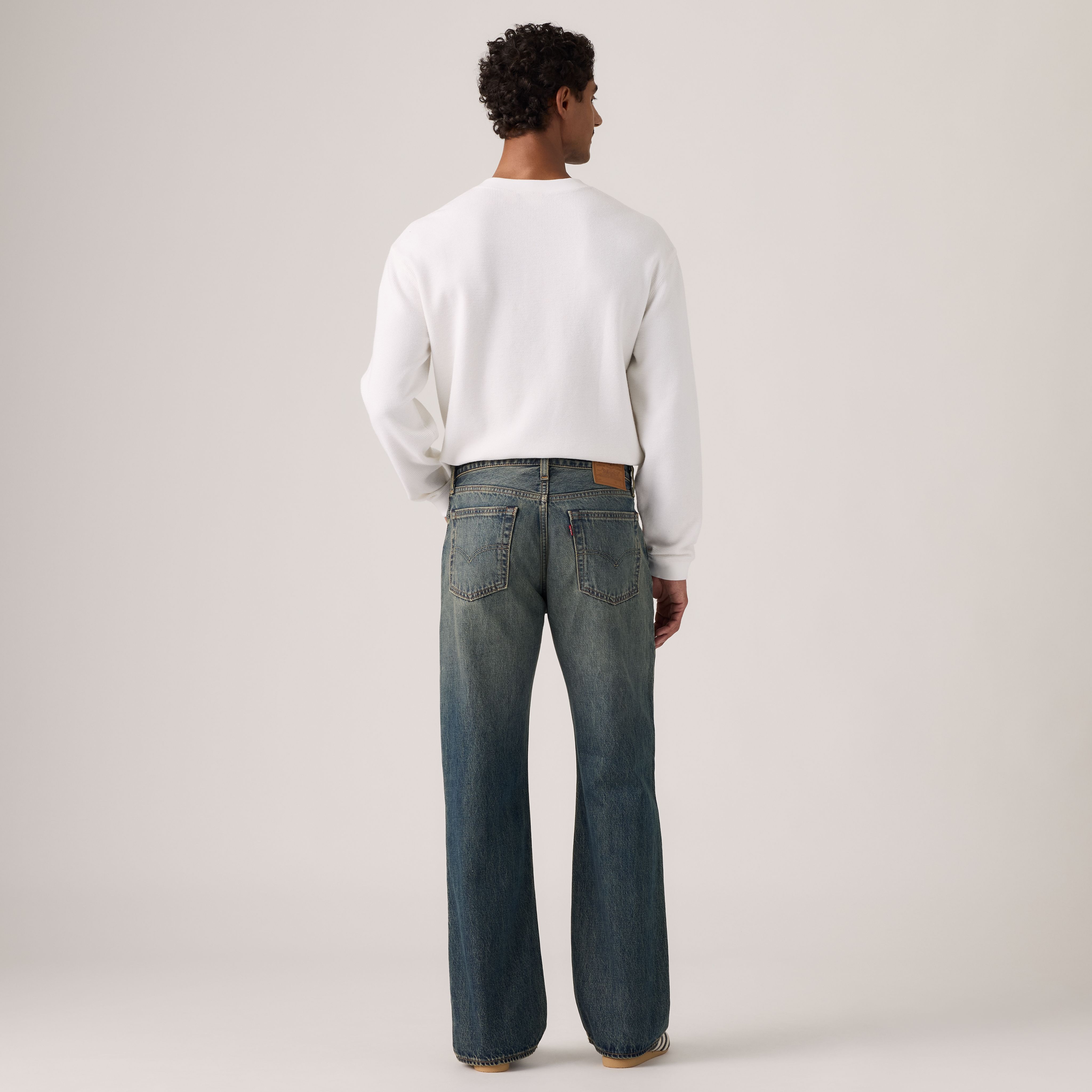 567™ Relaxed Flare Jeans 3
