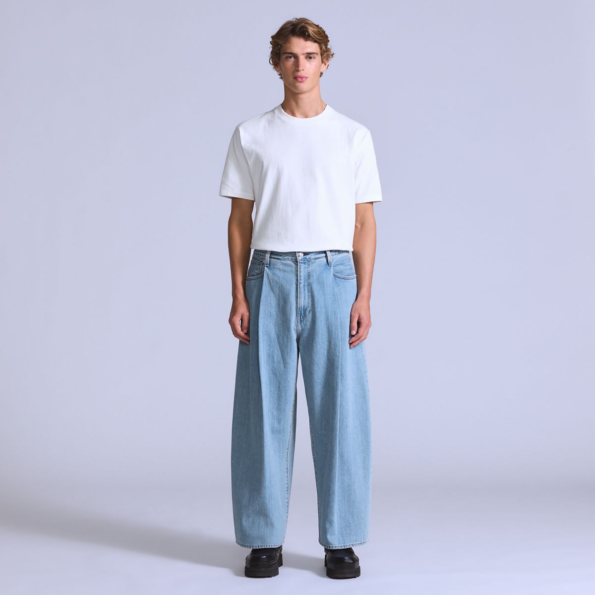 Wide Pleated Crop Men's Jeans — Moj Al Paso - Light Wash