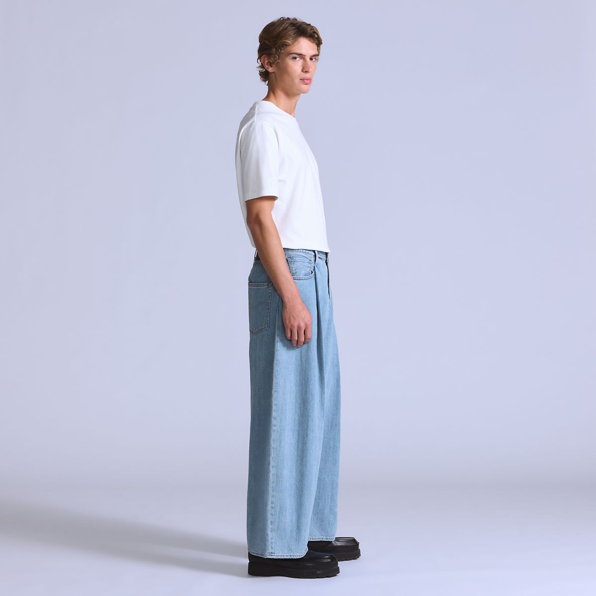 Wide Pleated Crop Men's Jeans — Moj Al Paso - Light Wash