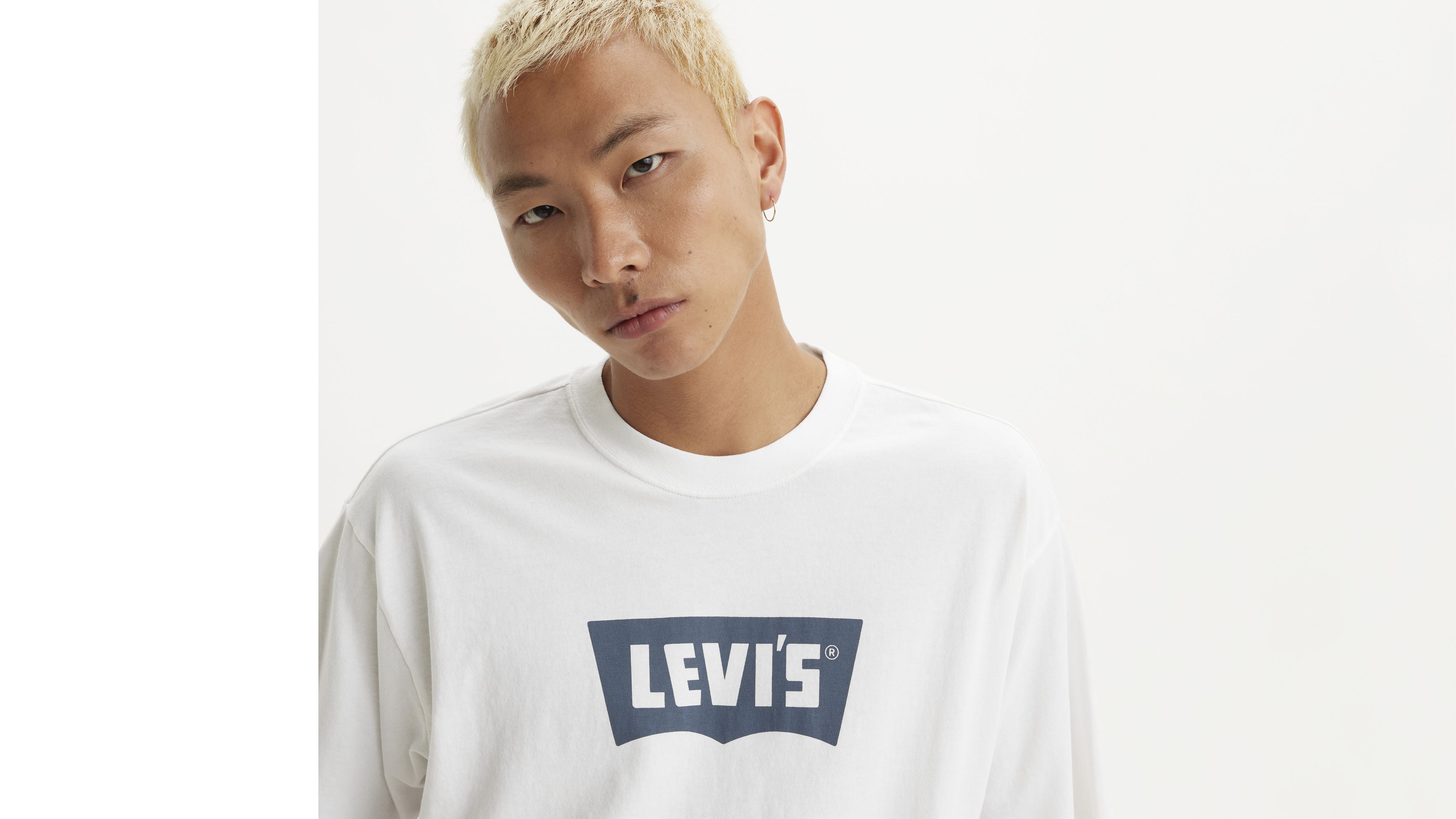 Vintage Batwing Graphic Tee 4