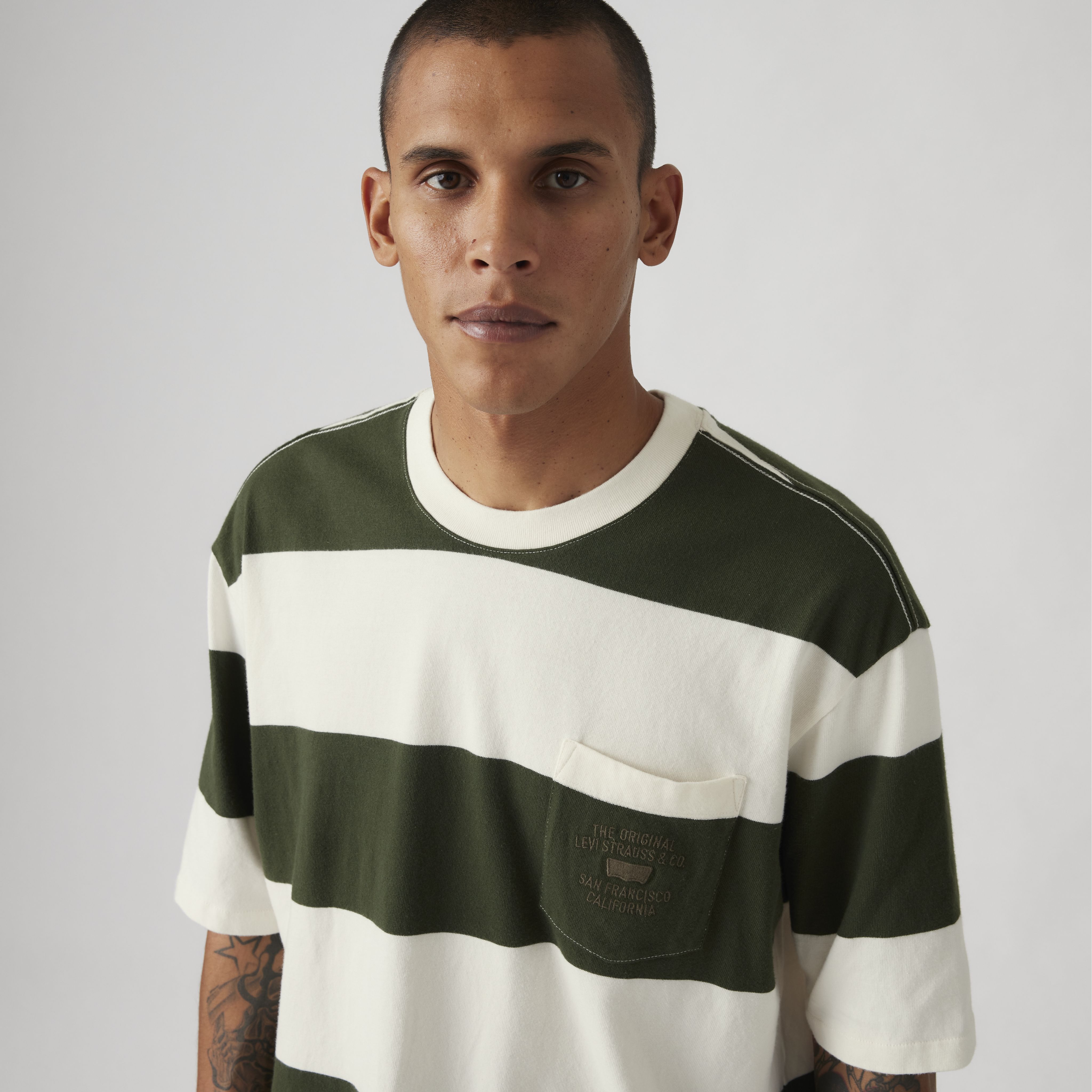 Stepped Hem Half-Sleeve T-Shirt 2
