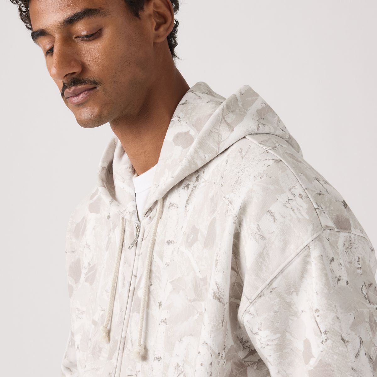 Hayes Boxy Full-Zip Sweatshirt — Falke Birch Camo Silvery Tonal - White
