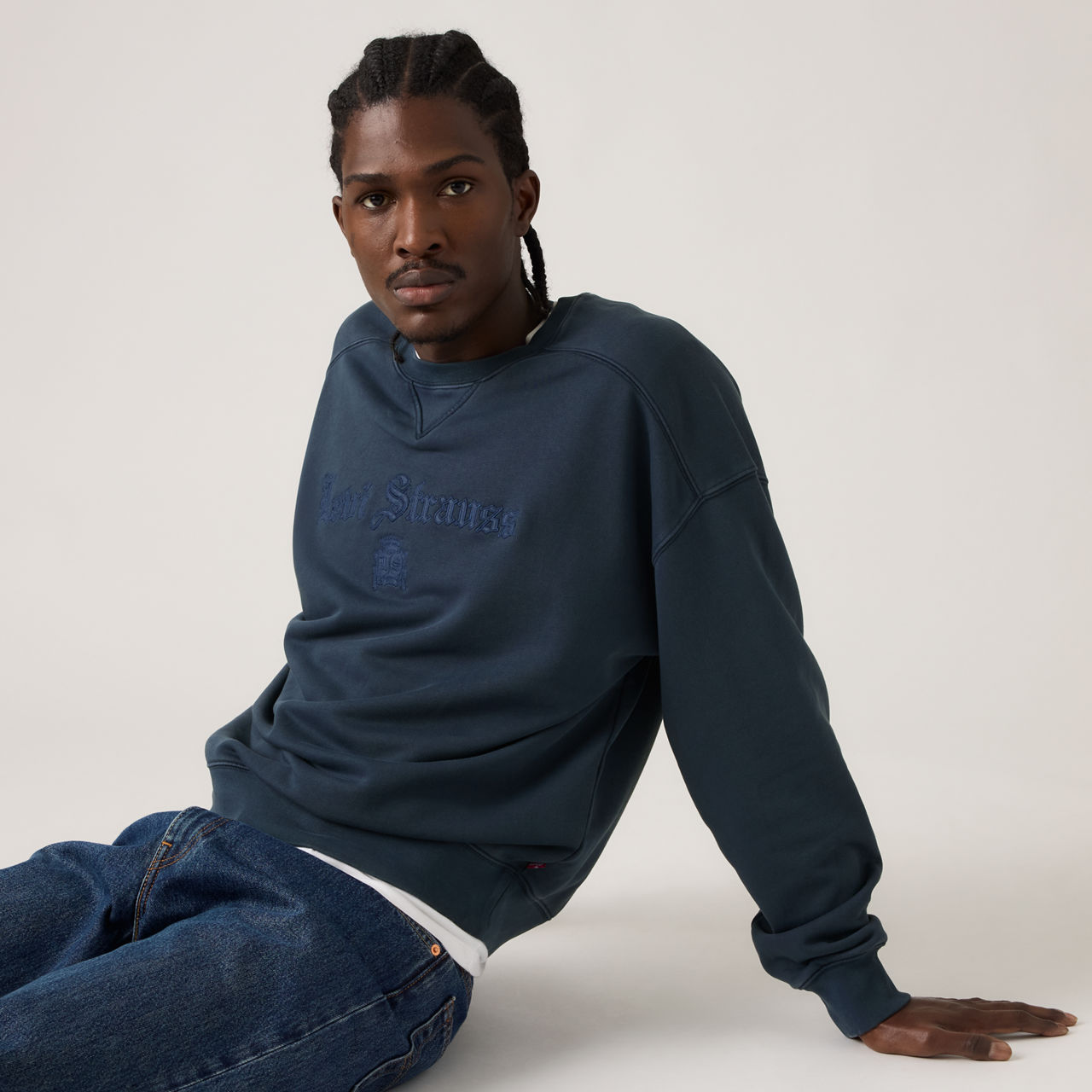 Boxy Graphic Crewneck Sweatshirt 2