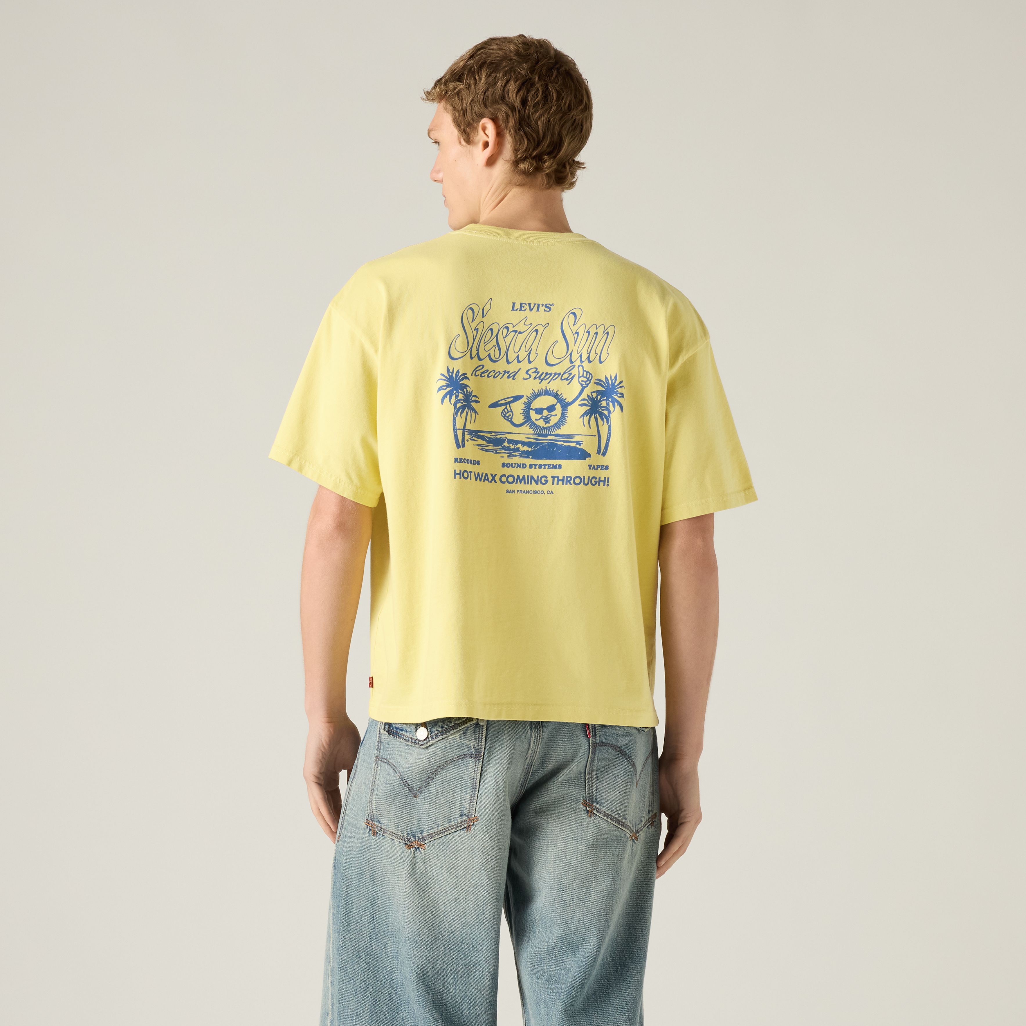 Kastiges T-Shirt mit Grafik 4