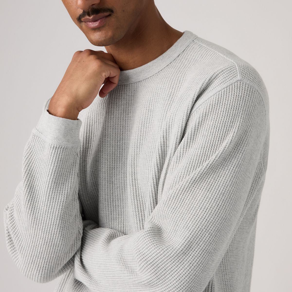 Red Tab Relaxed Long-Sleeve Thermal — Light Gray Htr Bros - White