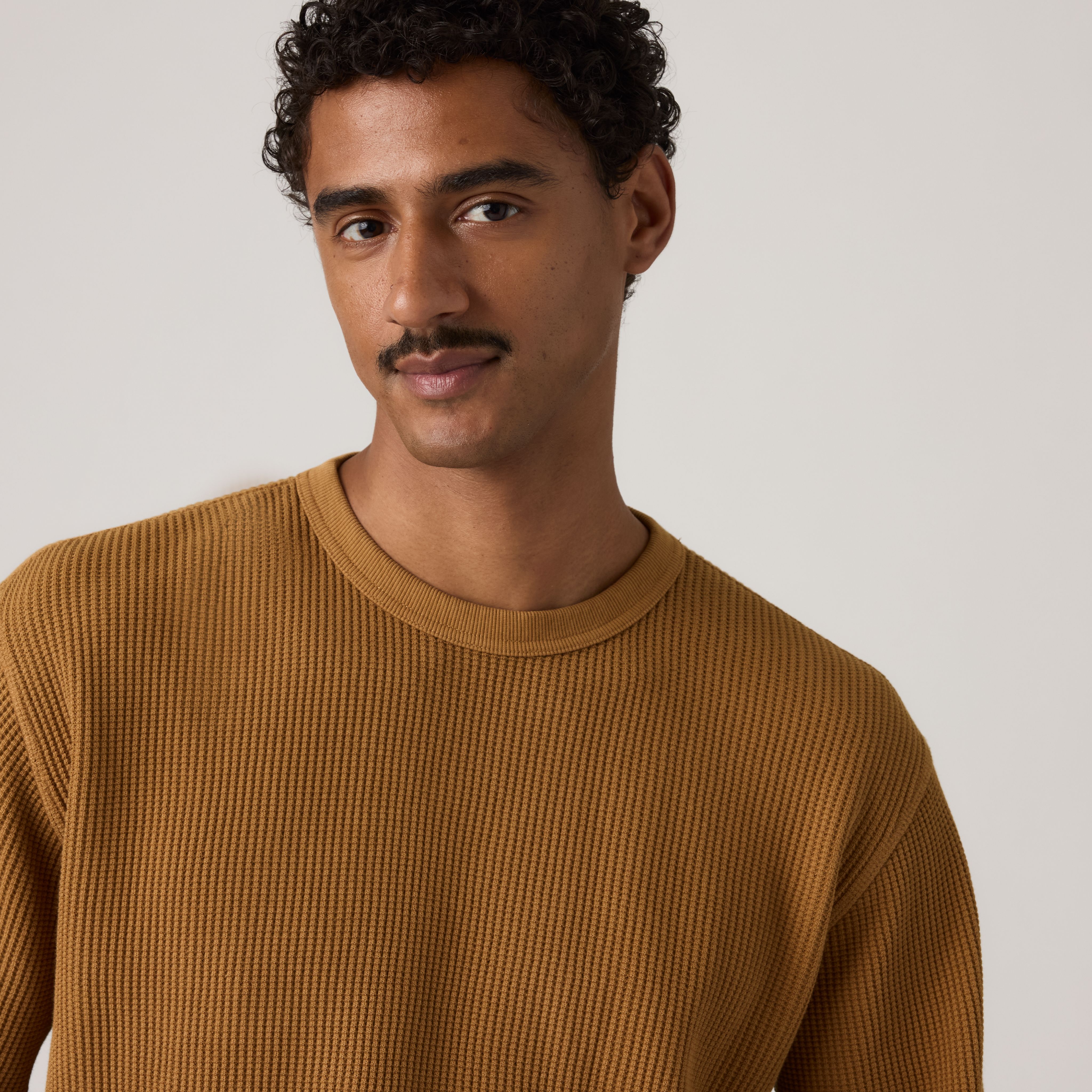 Red Tab Relaxed Garment Dye Long-Sleeve Thermal 2
