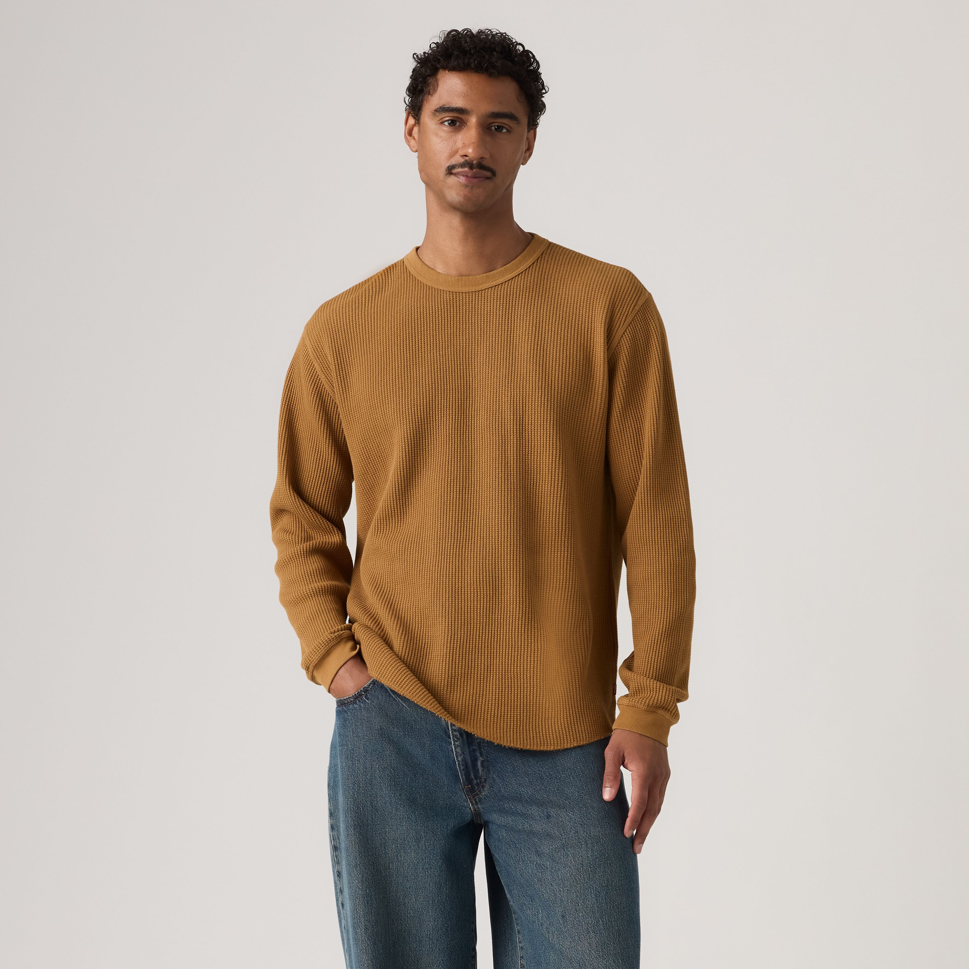 Red Tab Relaxed Garment Dye Long-Sleeve Thermal 3