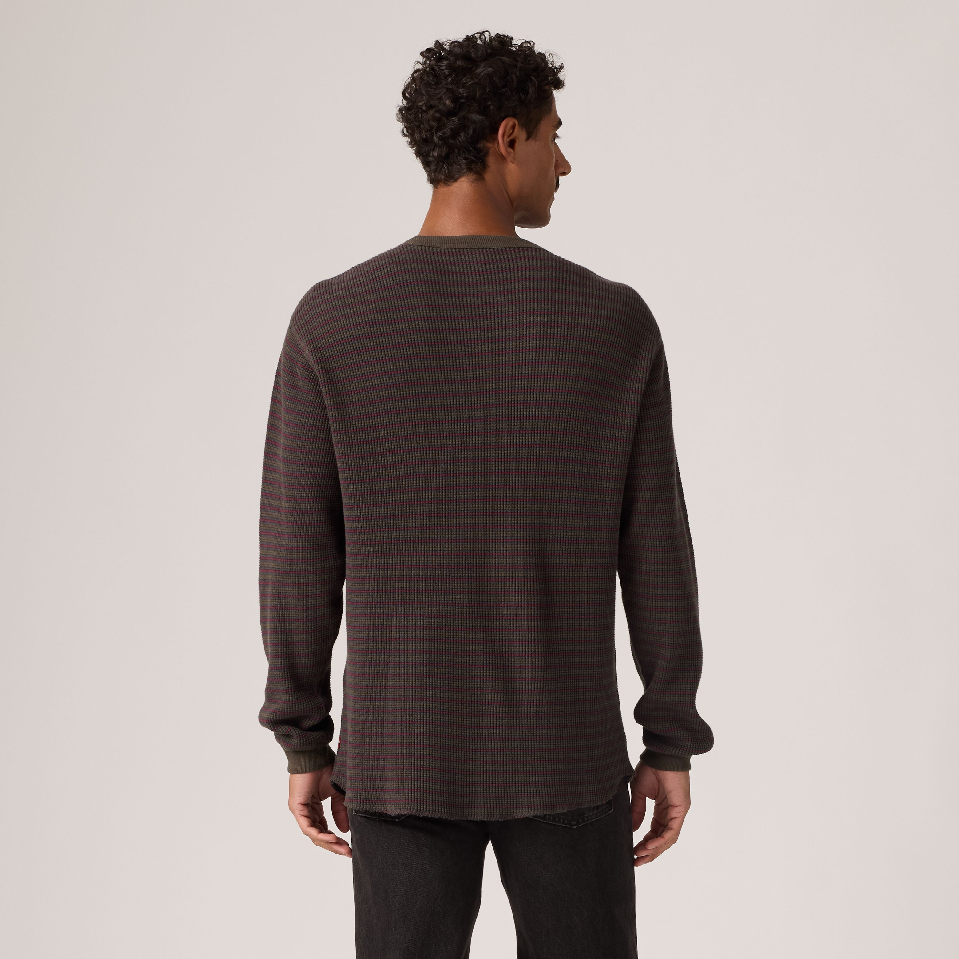 Red Tab Relaxed Long-Sleeve Thermal 4