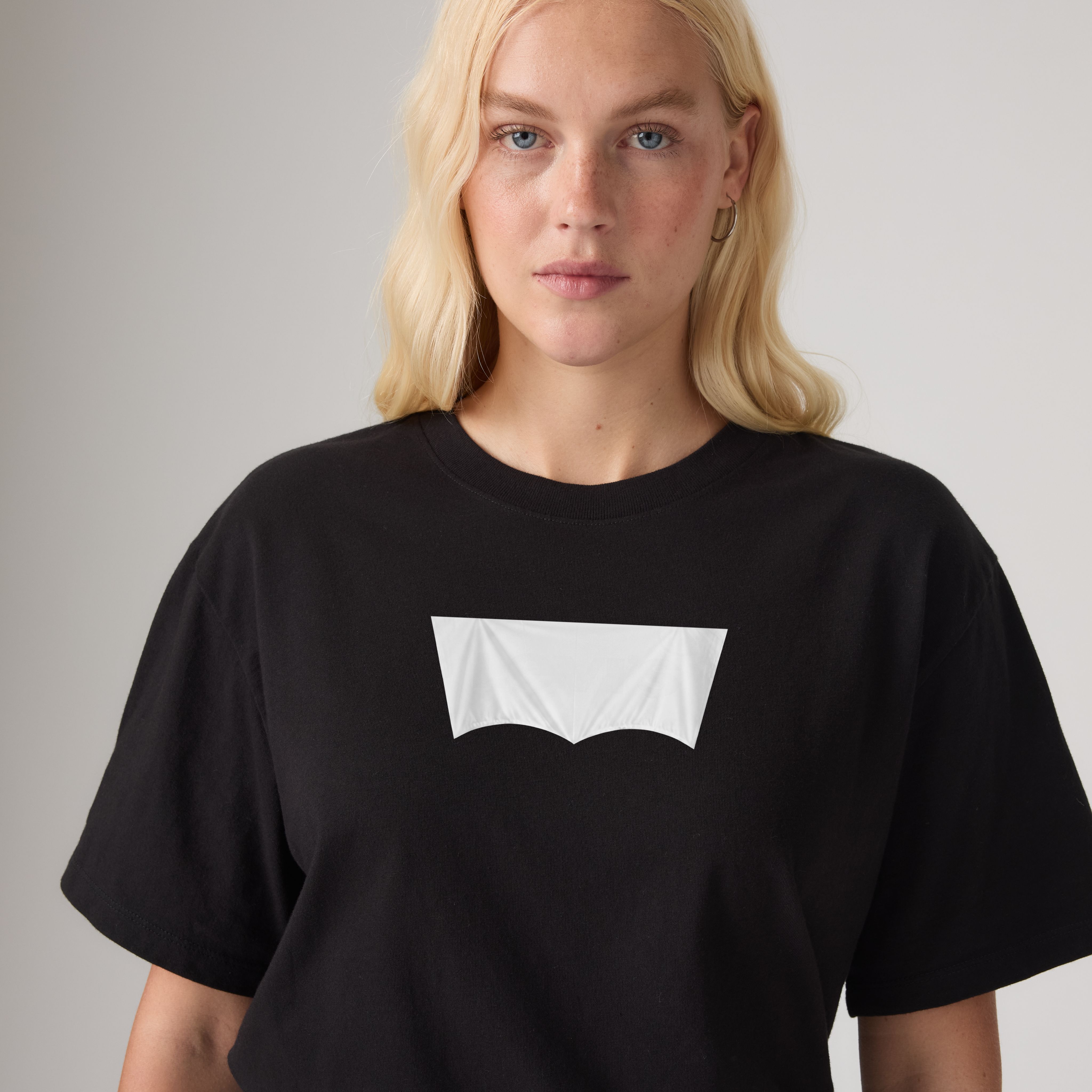 Nobody’s Gonna Know Logo Tee 5